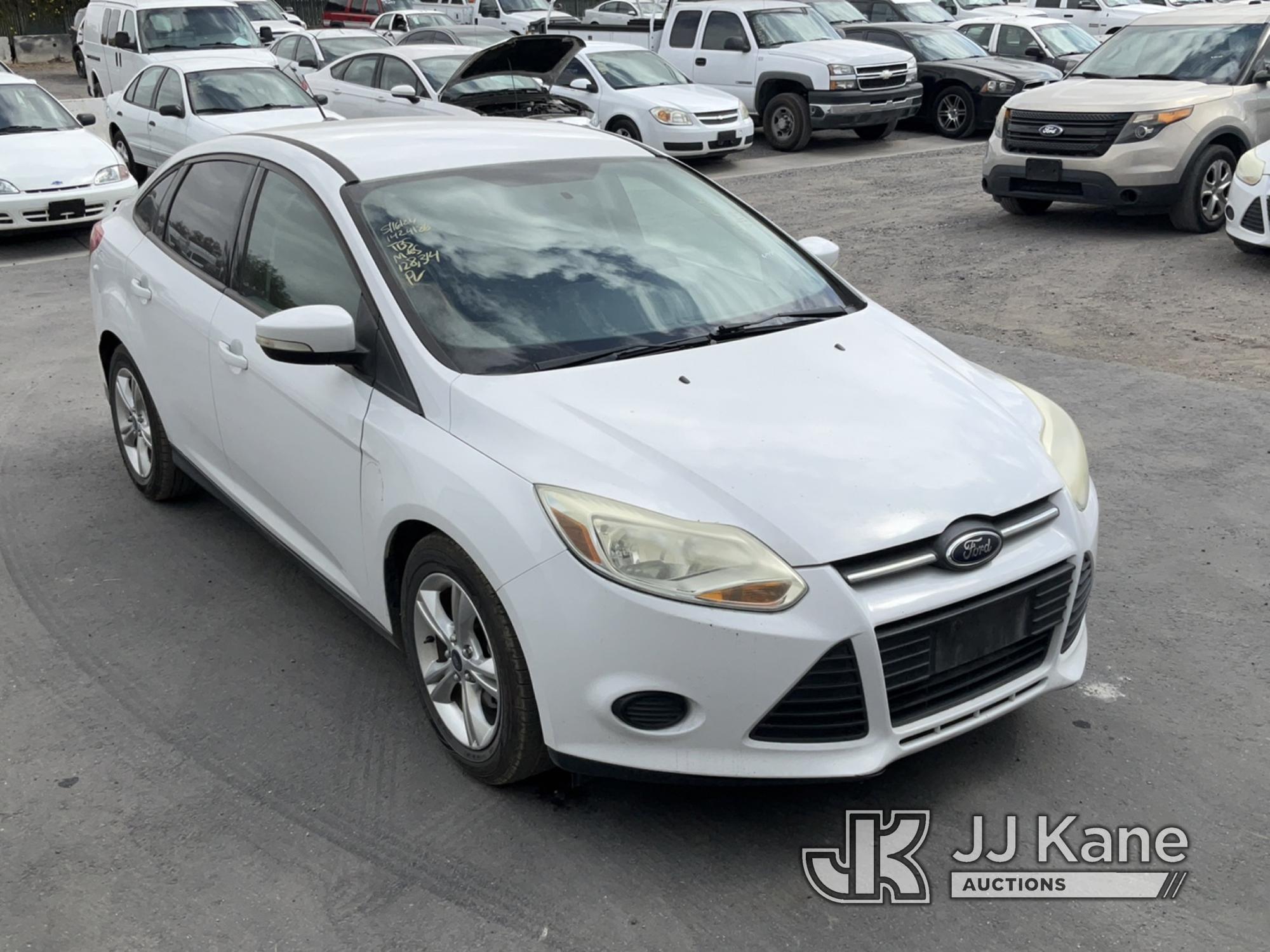 (Jurupa Valley, CA) 2014 Ford Focus 4-Door Sedan Runs & Moves