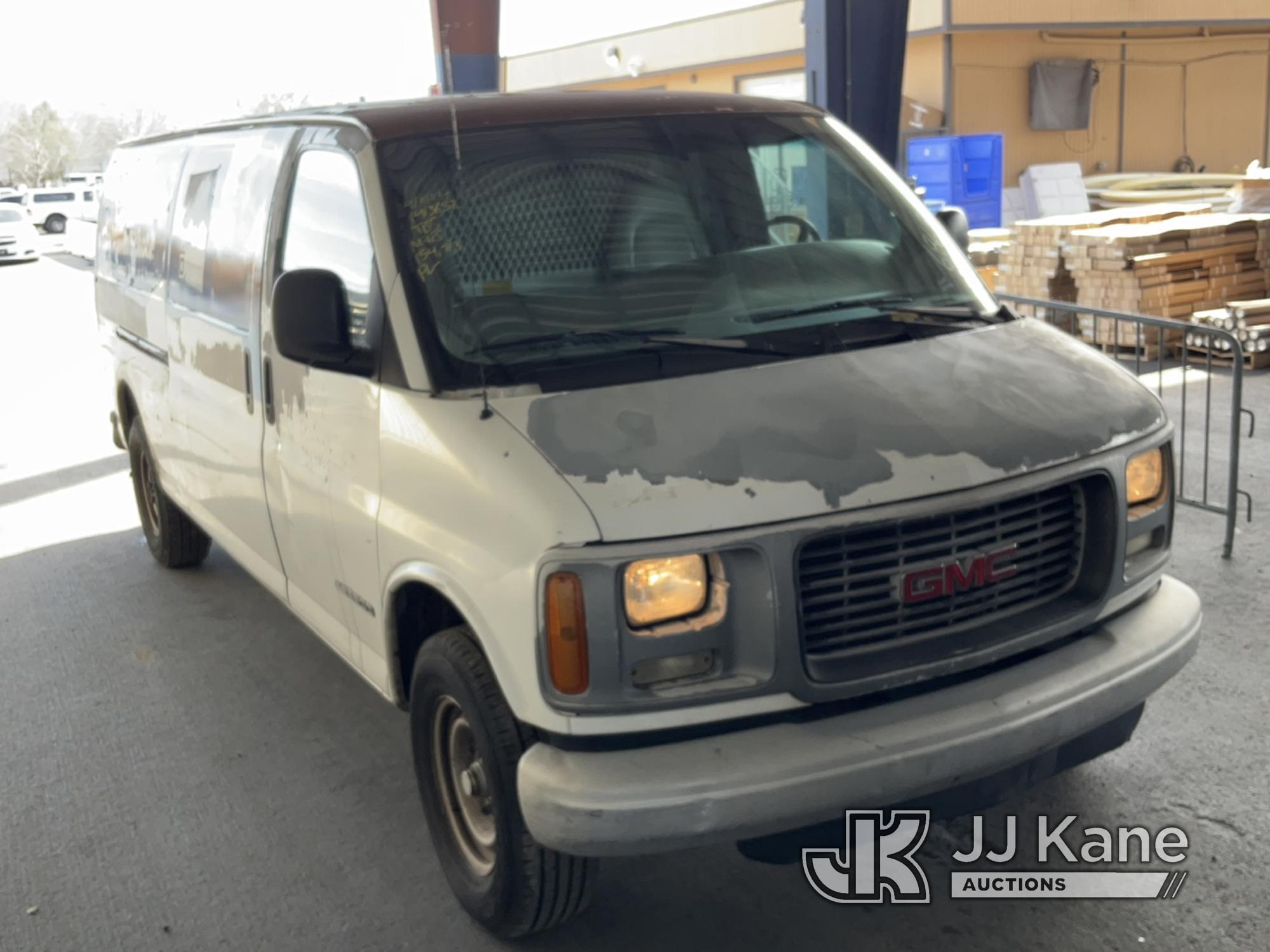 (Jurupa Valley, CA) 2000 GMC Savana G3500 Extended Cargo Van Does Not Start, Paint Damage, Fuel Gaug