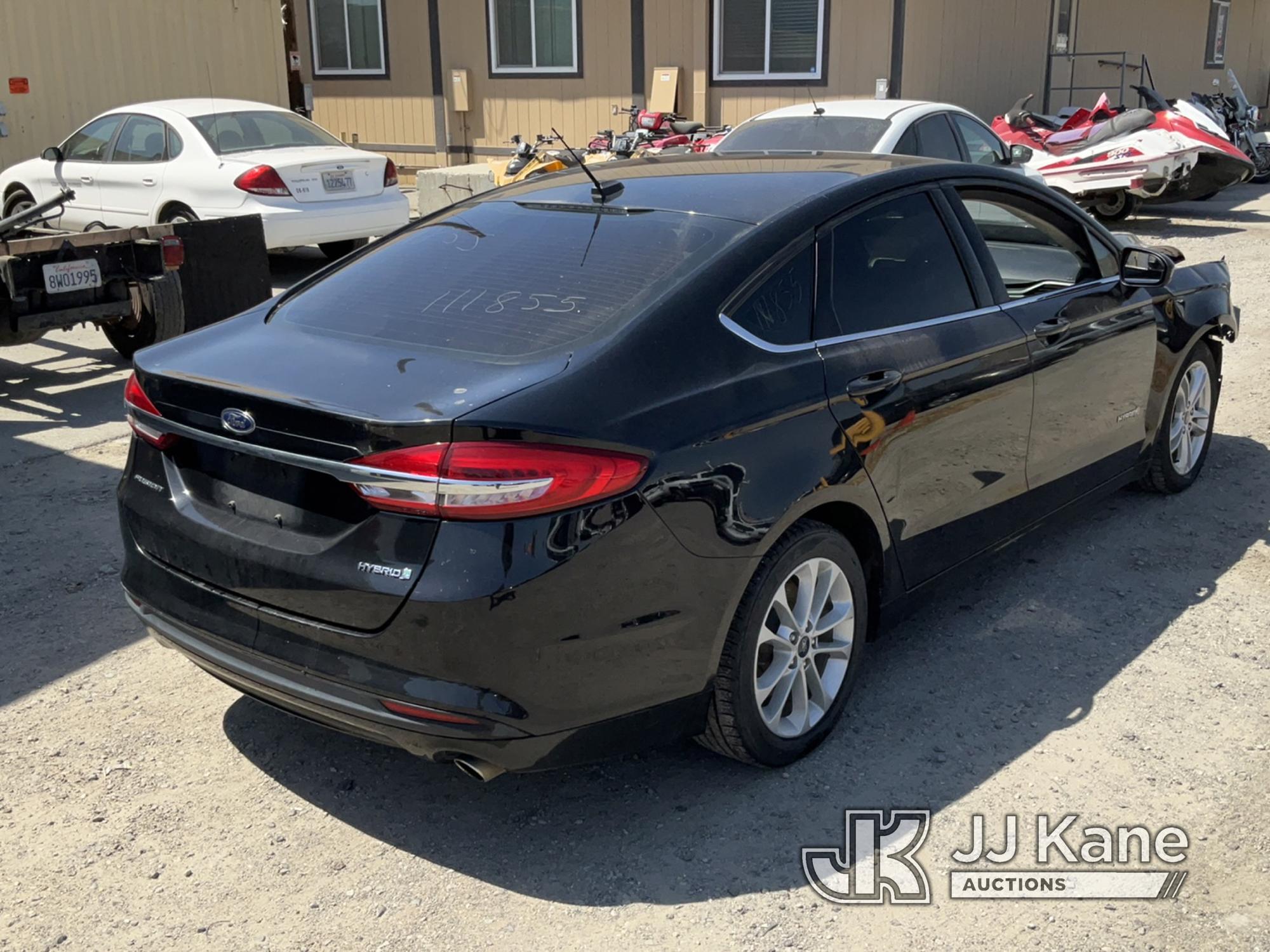 (Jurupa Valley, CA) 2018 Ford Fusion 4-Door Sedan Runs & Moves , Wrecked , Paint Damage, Body Damage