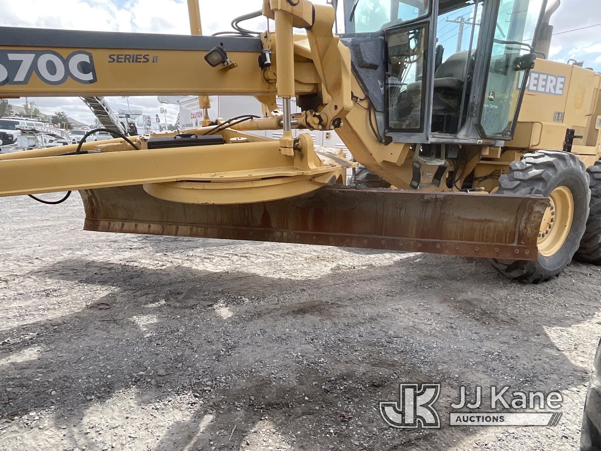 (Jurupa Valley, CA) 2002 John Deere 670C Motor Grader, EROPS, Pan, Tilt, Rotate, Mould Board, Hydrau