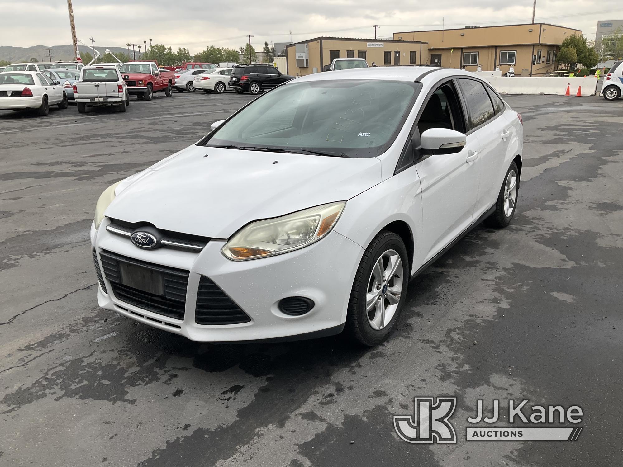 (Jurupa Valley, CA) 2014 Ford Focus 4-Door Sedan Runs & Moves