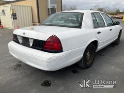 (Jurupa Valley, CA) 2000 Ford Crown Victoria Police Interceptor 4-Door Sedan Runs & Moves, Runs roug