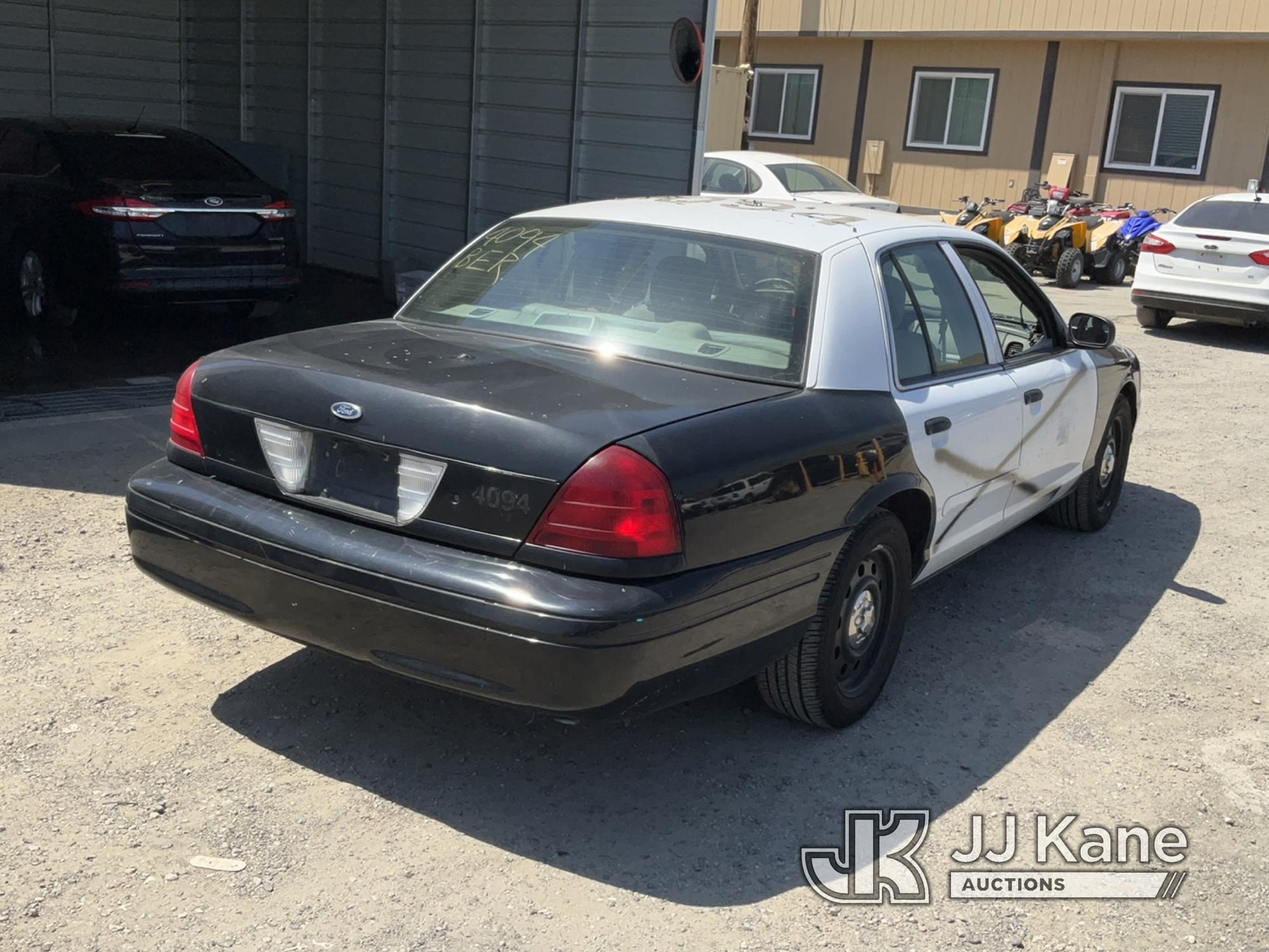 (Jurupa Valley, CA) 2008 Ford Crown Victoria Police Interceptor 4-Door Sedan Runs & Moves, Interior