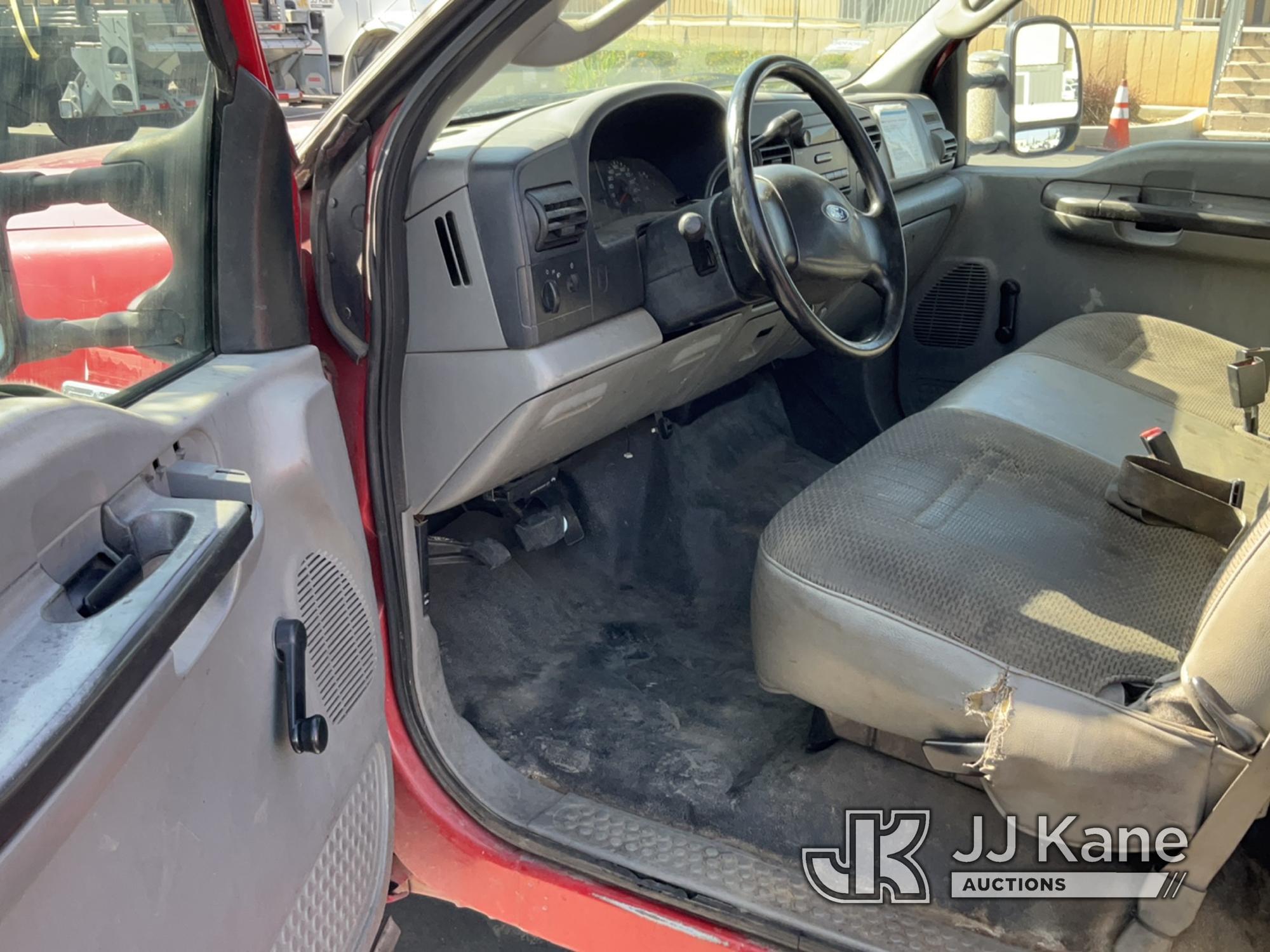 (Jurupa Valley, CA) 2006 Ford F250 Crew-Cab Pickup Truck Runs & Moves, Cracked Windshield, Horn Does