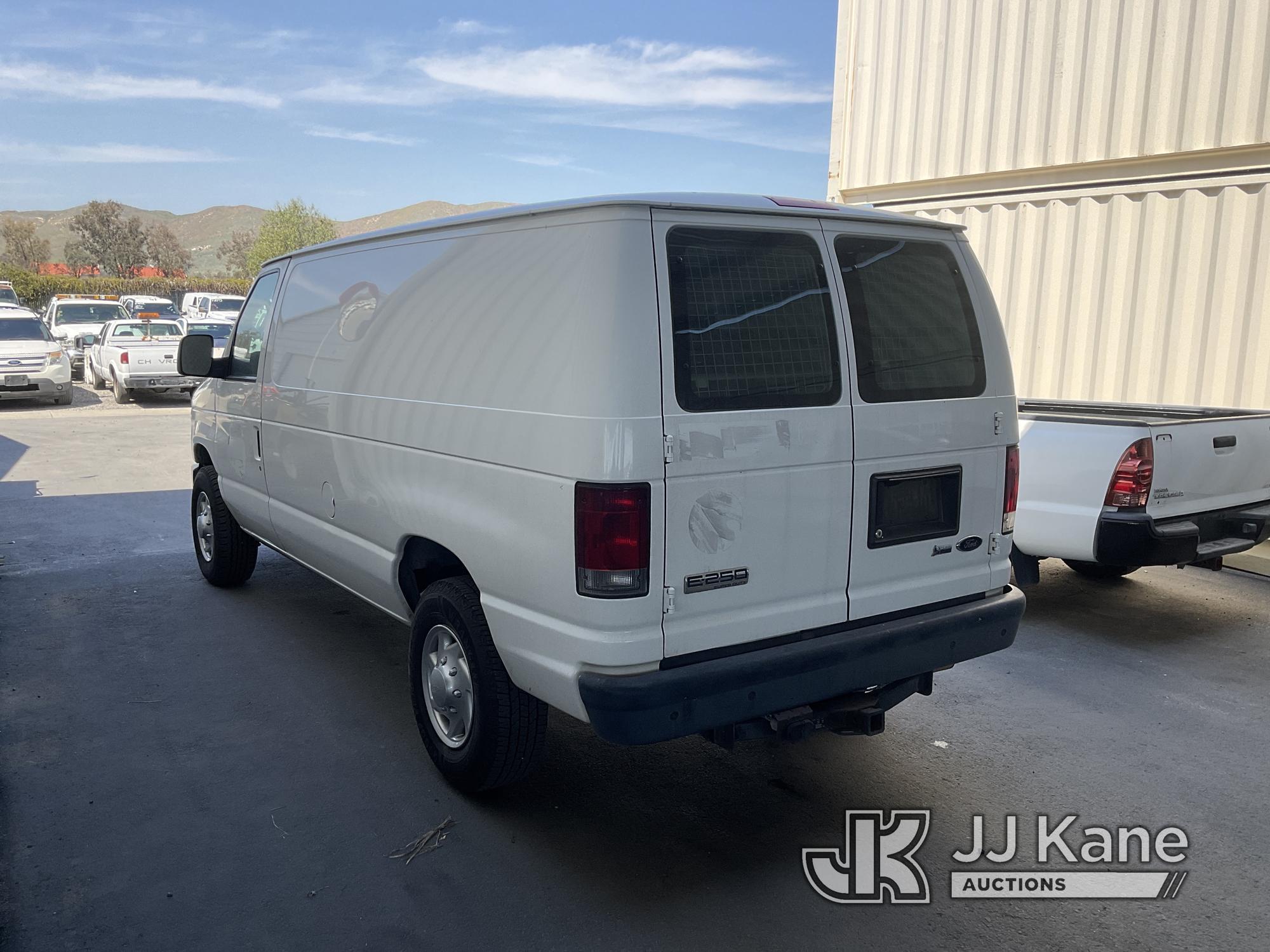 (Jurupa Valley, CA) 2009 Ford Econoline E-250 Cargo Van Runs & Moves