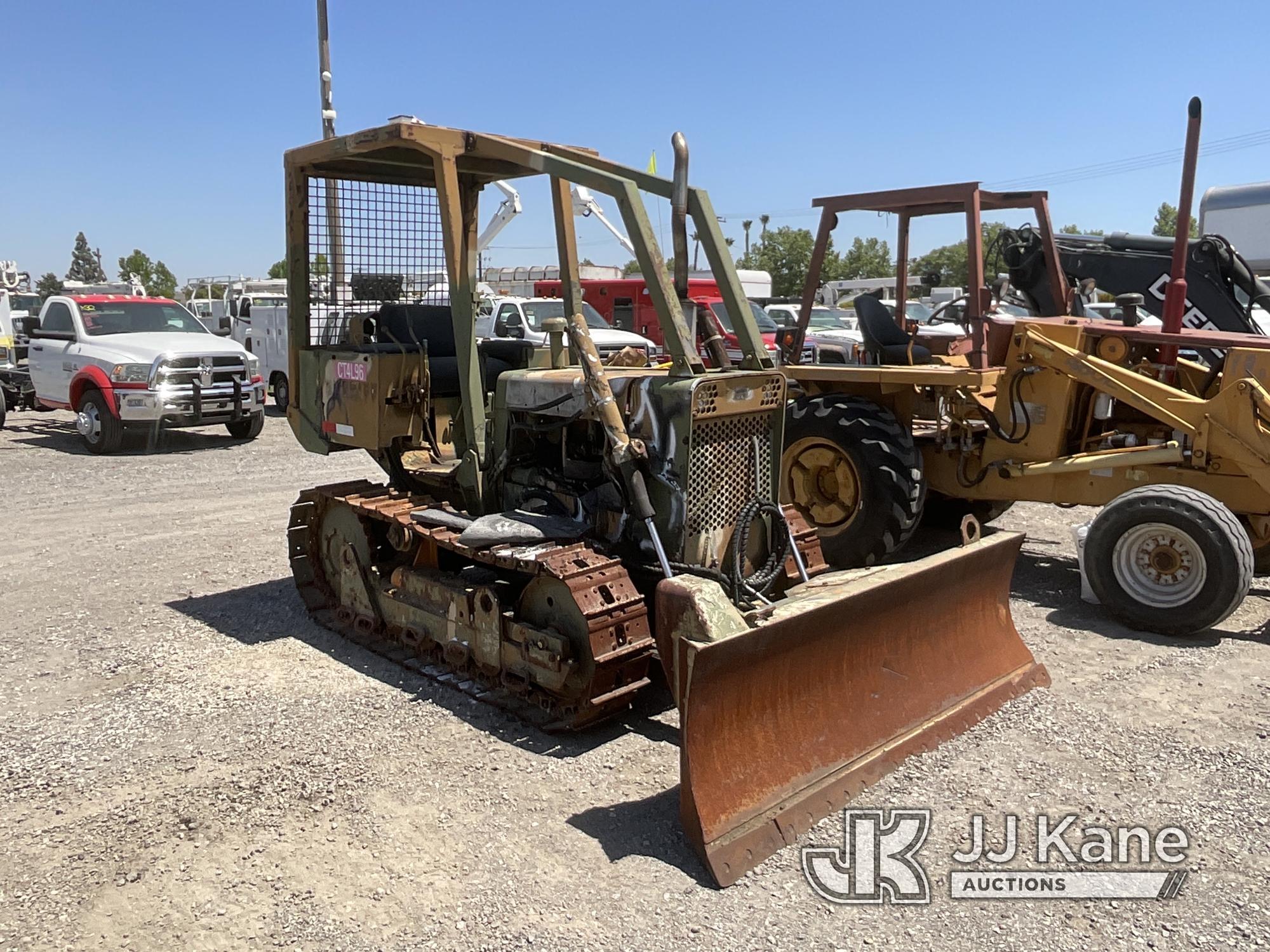 (Jurupa Valley, CA) 1974 CASE MC450 DOZER Does Not Run, DO NOT ATTEMPT TO START!!!, Leaks Oil & Wate