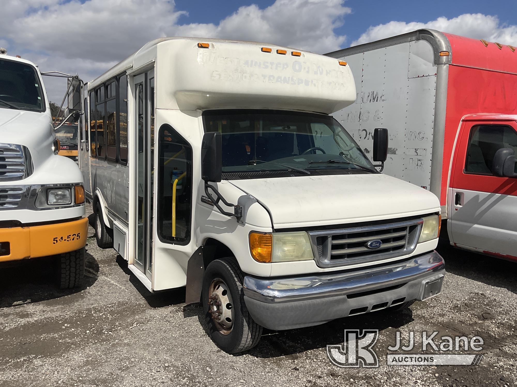 (Jurupa Valley, CA) 2006 Ford E450 Passenger Bus Runs, Engine Misfires