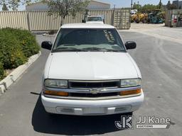 (Jurupa Valley, CA) 2001 Chevrolet S10 Extended Cab Pickup 2-DR Runs & Moves, Bad Gauge