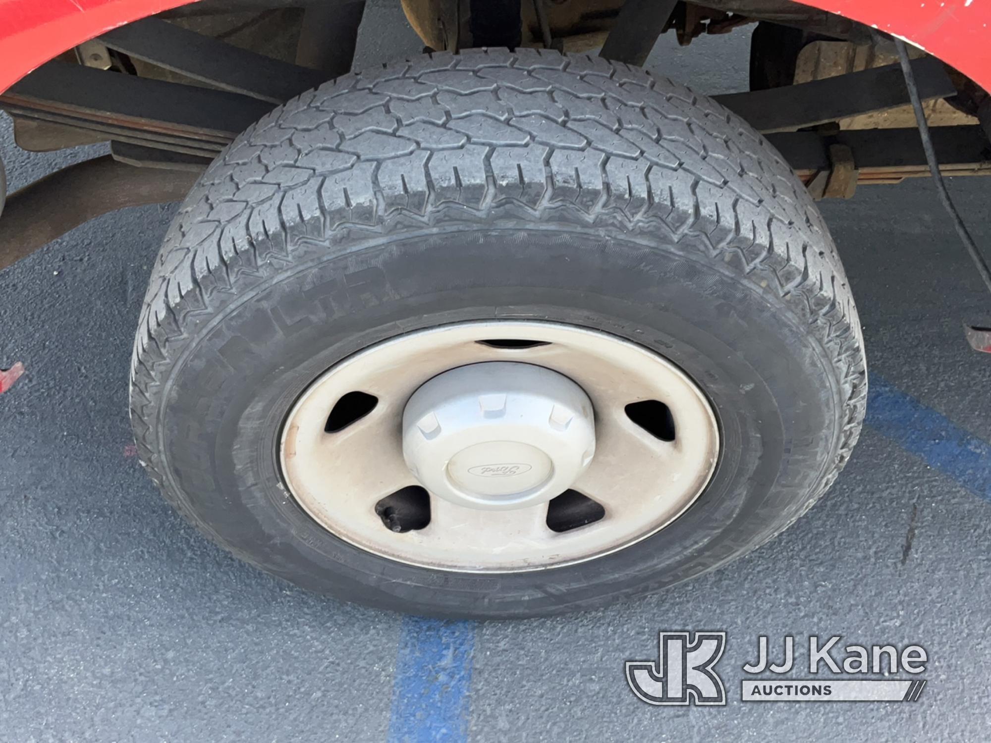 (Jurupa Valley, CA) 2006 Ford F250 Crew-Cab Pickup Truck Runs & Moves, Cracked Windshield, Horn Does