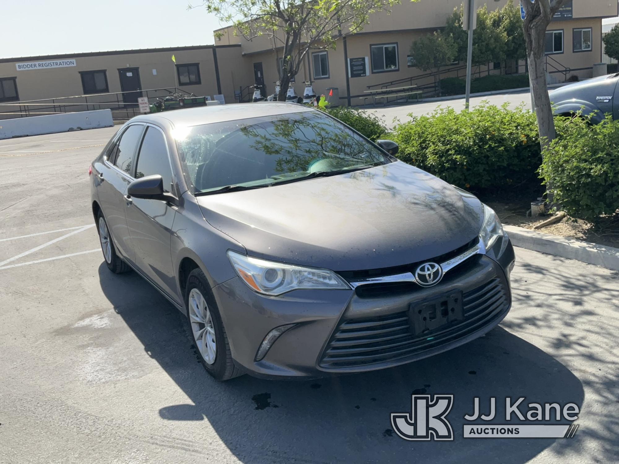 (Jurupa Valley, CA) 2016 Toyota Camry 4-Door Sedan Runs & Moves