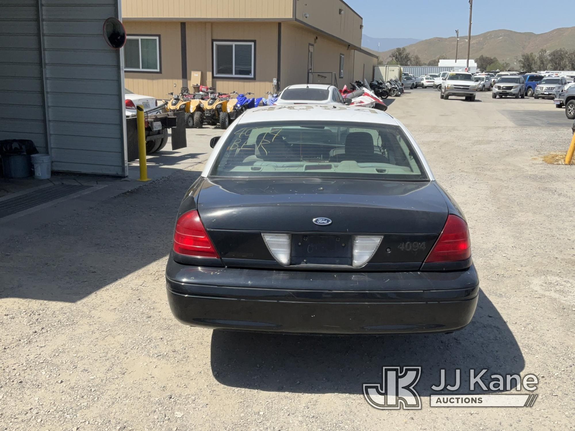 (Jurupa Valley, CA) 2008 Ford Crown Victoria Police Interceptor 4-Door Sedan Runs & Moves, Interior