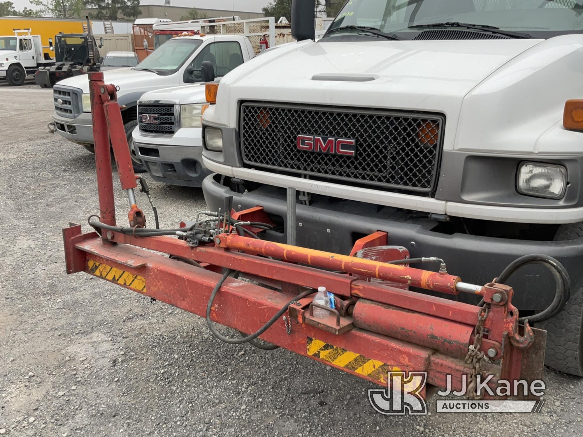 (Jurupa Valley, CA) 2007 GMC C5C042 Utility Truck Runs & Moves, Engine Runs Rough