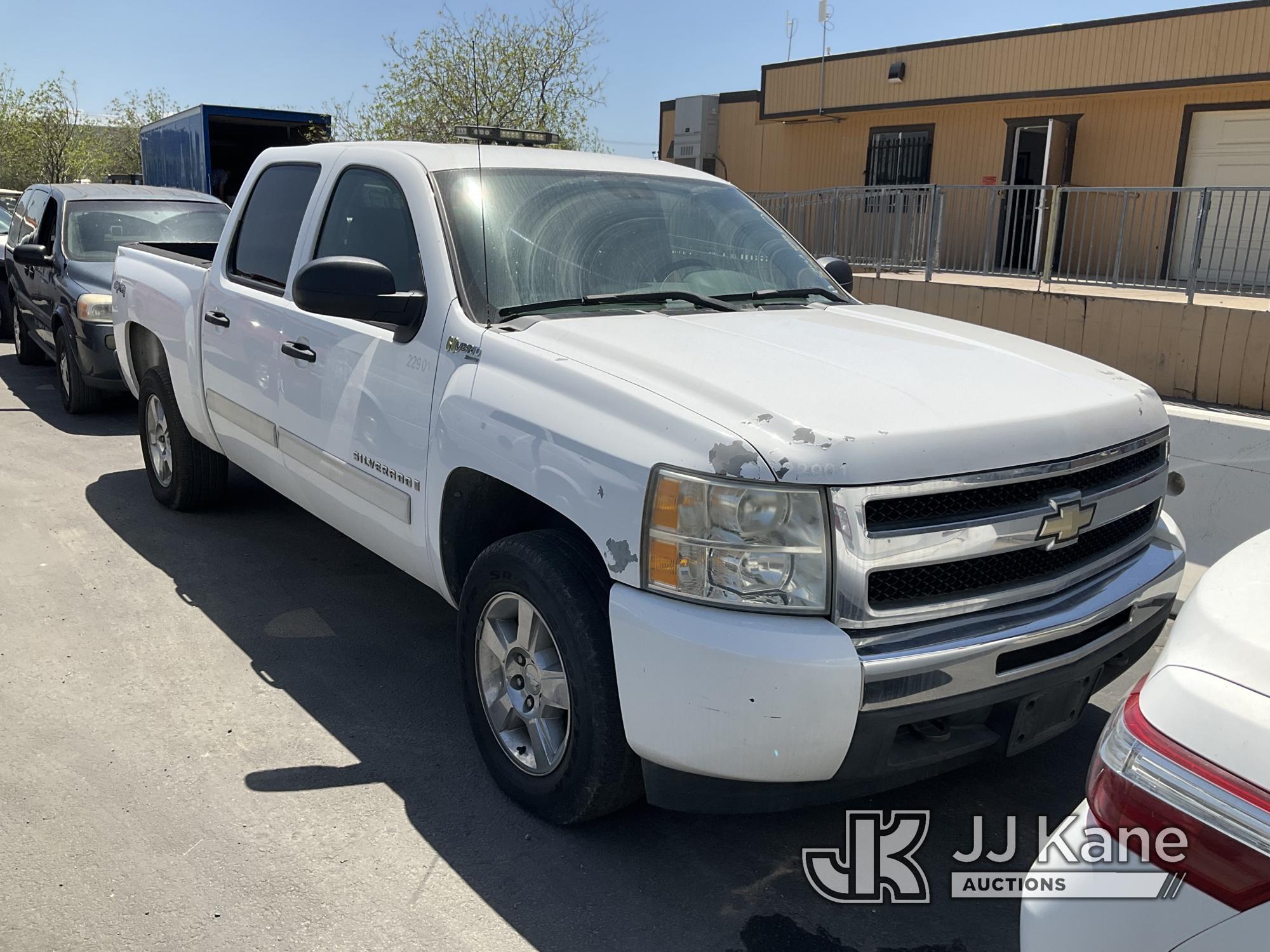 (Jurupa Valley, CA) 2009 Chevrolet Silverado Hybrid Crew-Cab Pickup Truck Runs & Moves, Has Check En