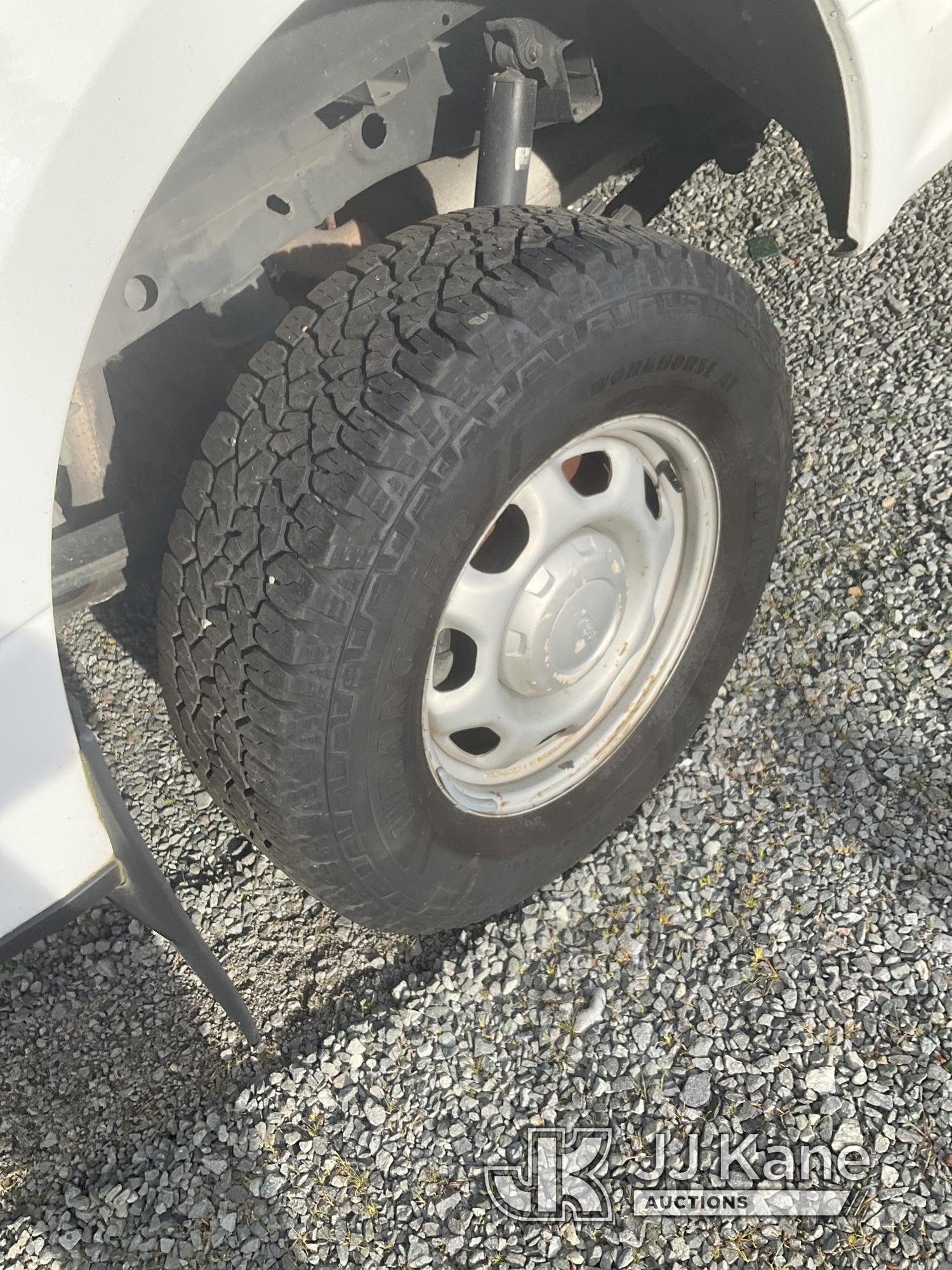 (Eatonville, WA) 2016 Ford F150 4x4 Extended-Cab Pickup Truck Not Running, Condition Unknown, Wrecke