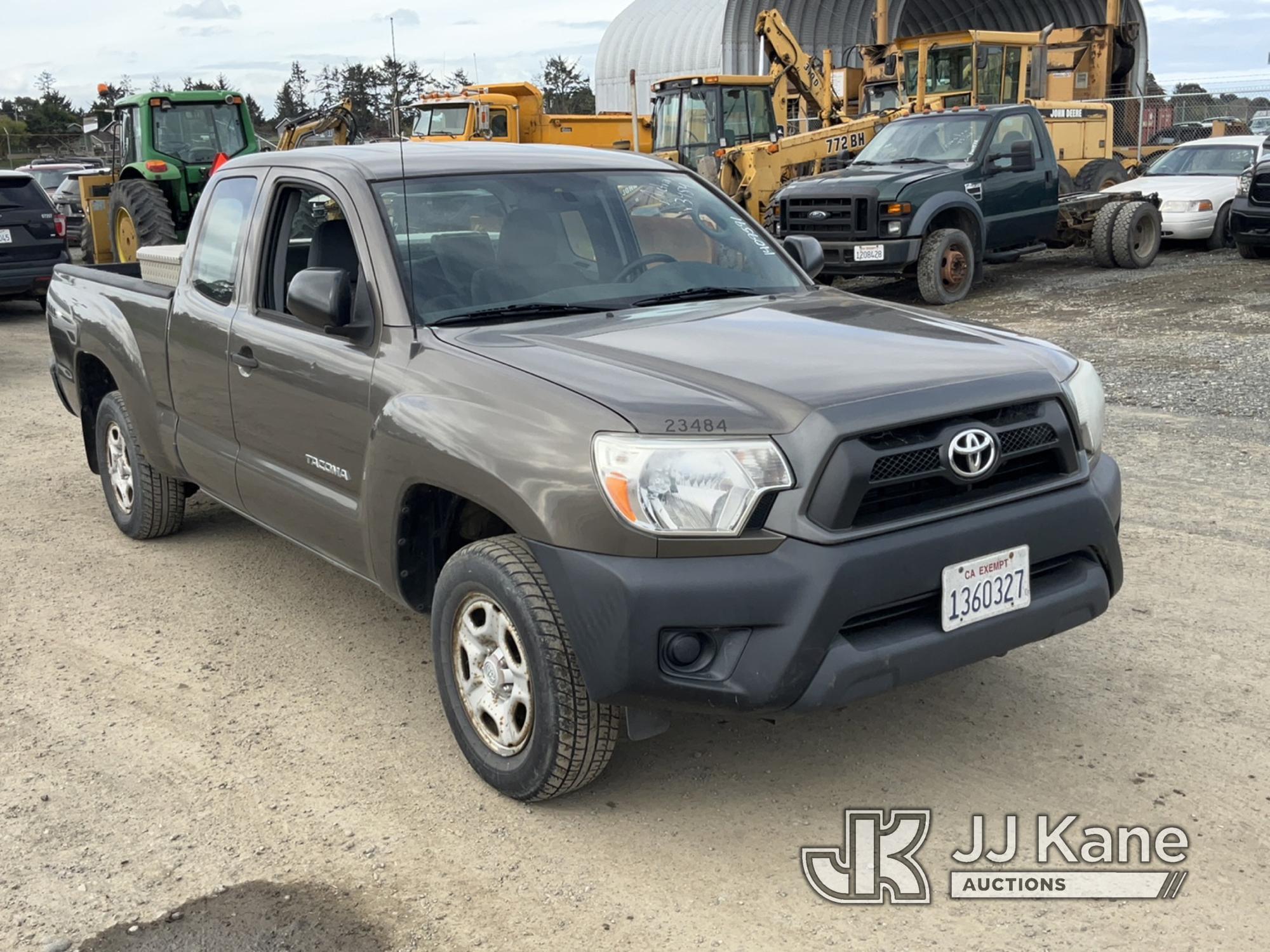 (Eureka, CA) 2012 Toyota Tacoma Extended-Cab Pickup Truck Runs & Moves