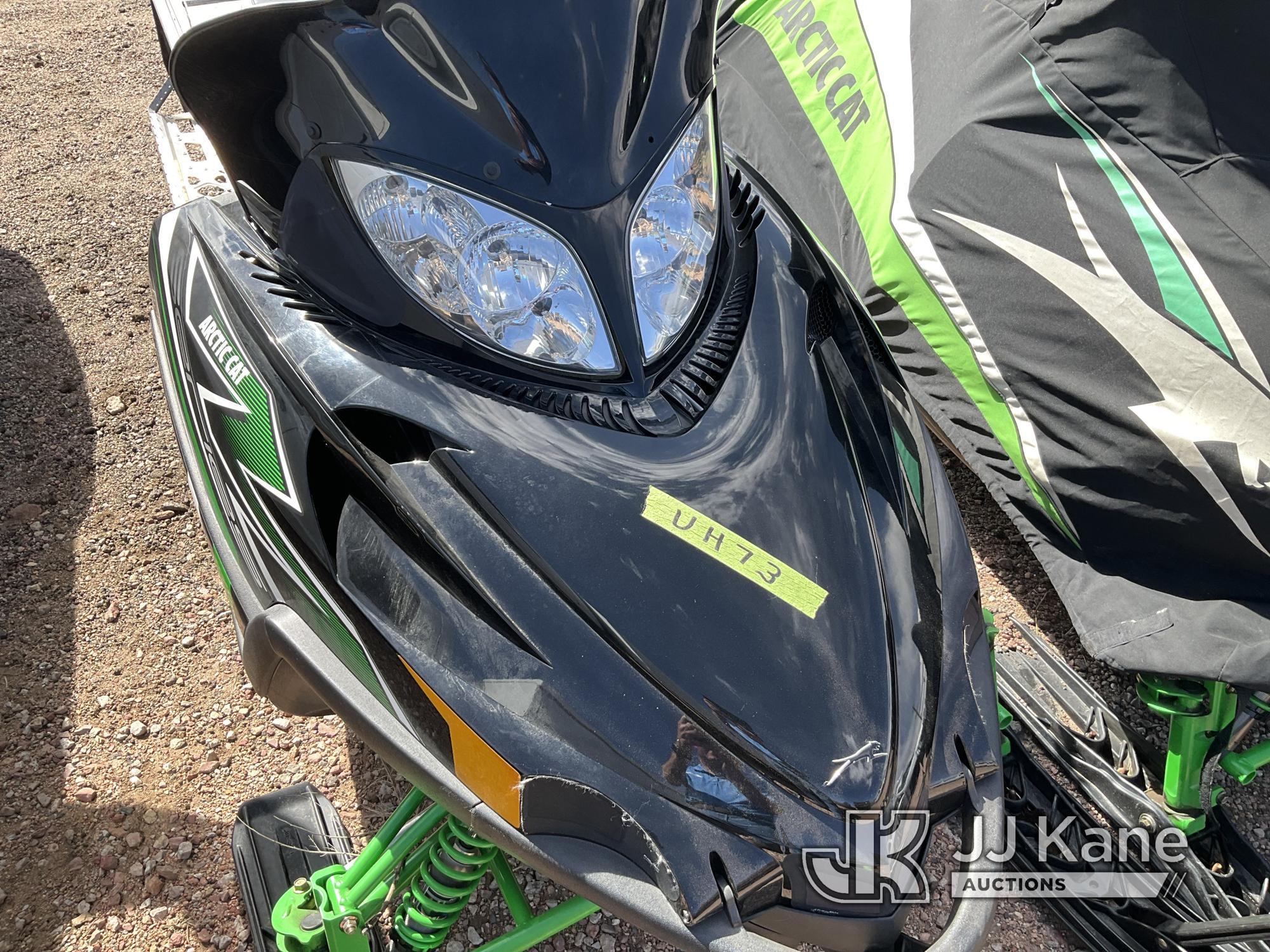 (Castle Rock, CO) 2011 Arctic Cat Snowmobile Not Running, Condition Unknown, Fuel Leak) (Seller Stat