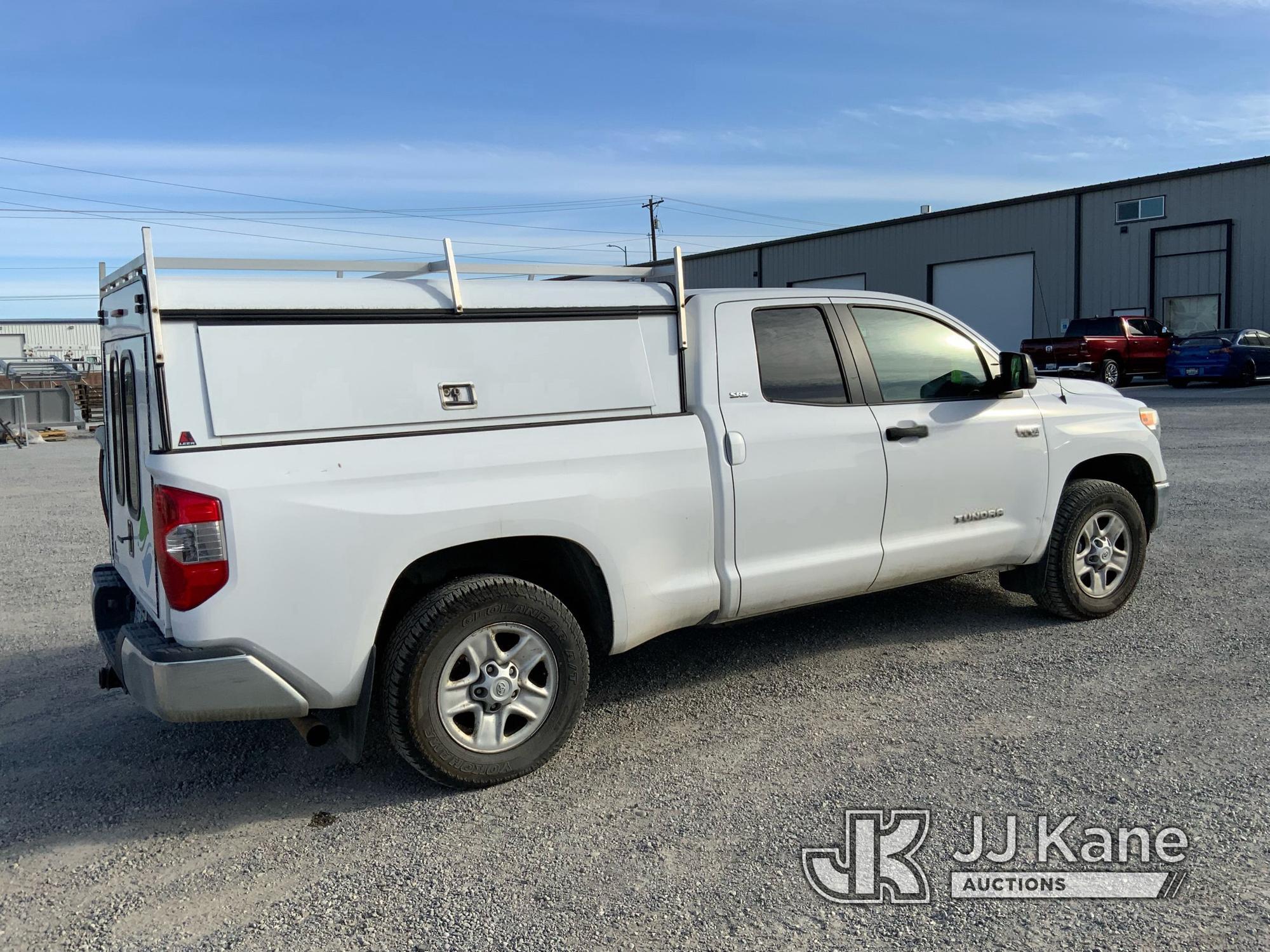 (Pasco, WA) 2014 Toyota Tundra 4x4 Crew-Cab Pickup Truck Runs & Moves