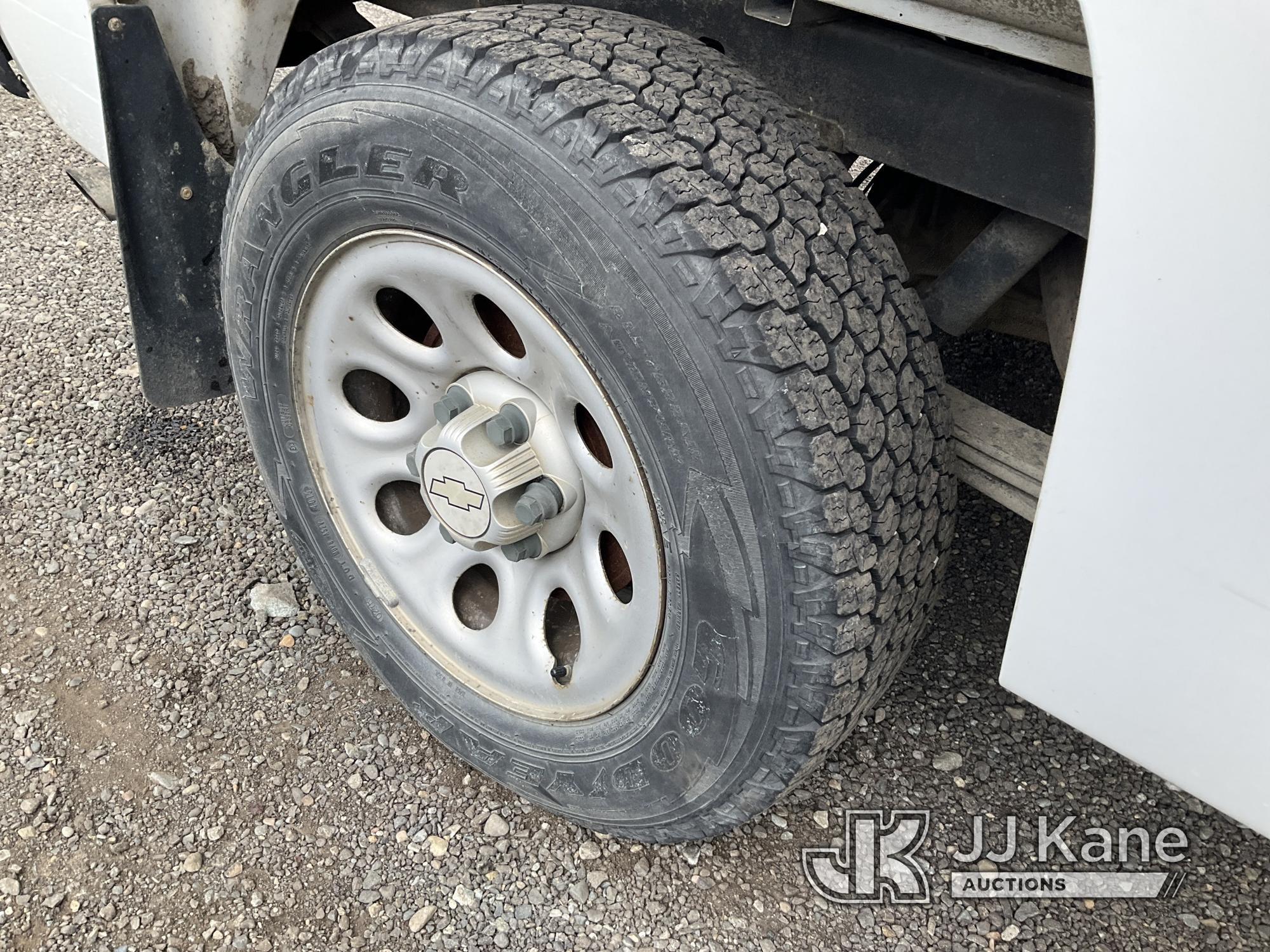 (Tacoma, WA) 2007 Chevrolet Silverado 1500 4x4 Extended-Cab Pickup Truck Runs & Moves