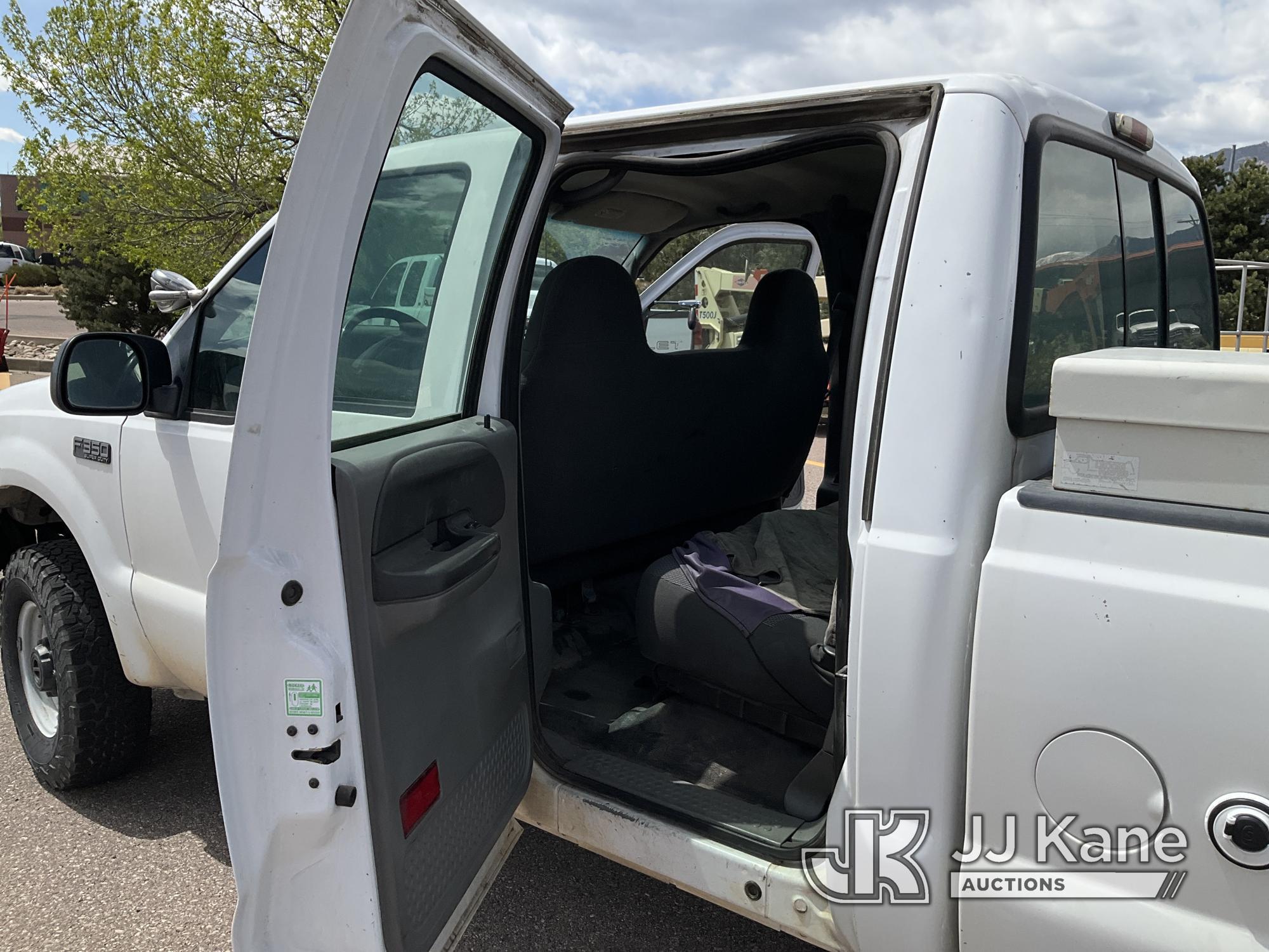 (Castle Rock, CO) 2002 Ford F350 4x4 Crew-Cab Pickup Truck Runs & Moves)( Minor Body/Paint Damage