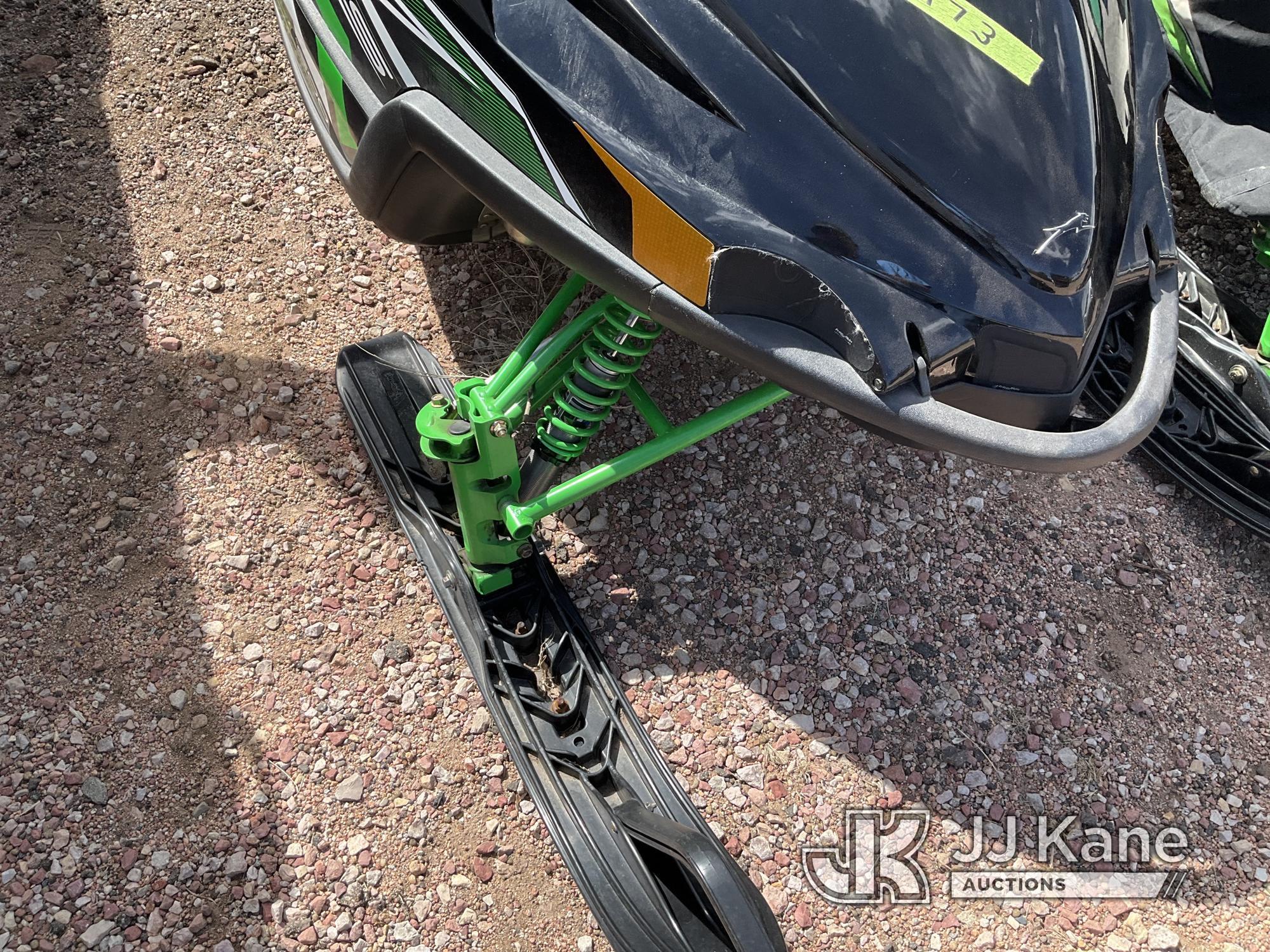 (Castle Rock, CO) 2011 Arctic Cat Snowmobile Not Running, Condition Unknown, Fuel Leak) (Seller Stat