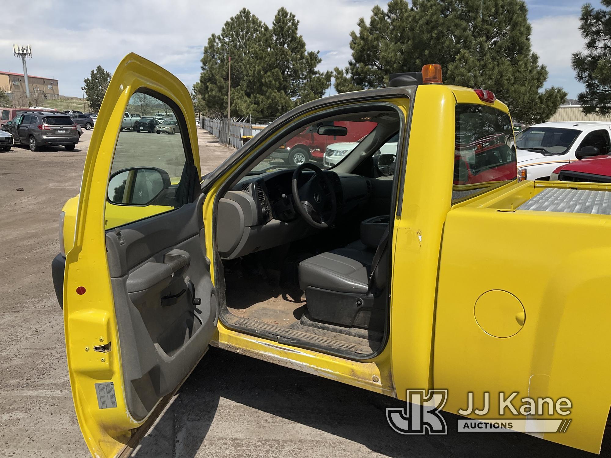 (Castle Rock, CO) 2008 Chevrolet Silverado 1500 4x4 Pickup Truck Runs & Moves) (Check Engine Light O