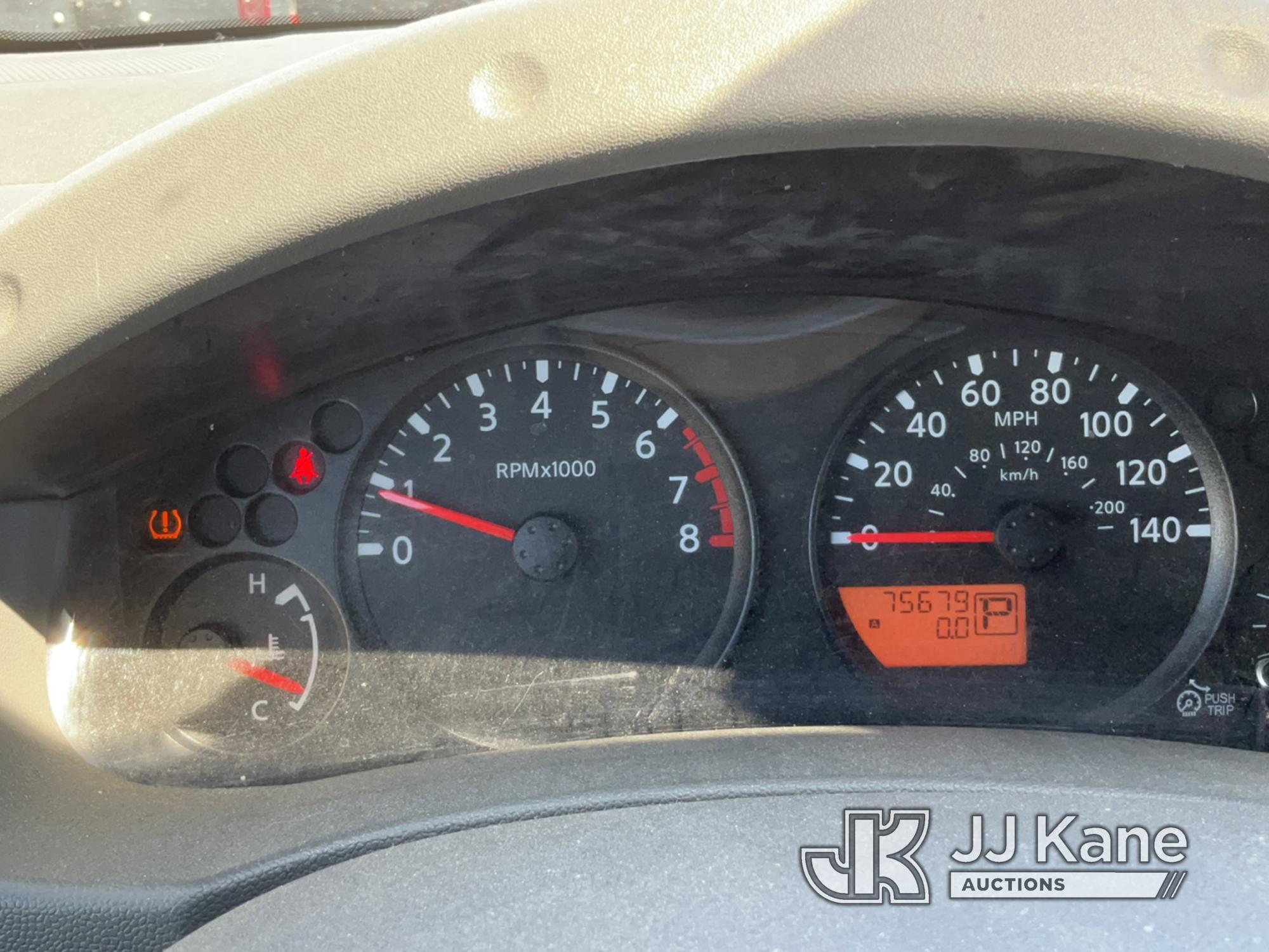 (McCarran, NV) 2015 Nissan Frontier Extended-Cab Pickup Truck Runs & Moves) (Tire Pressure Light On