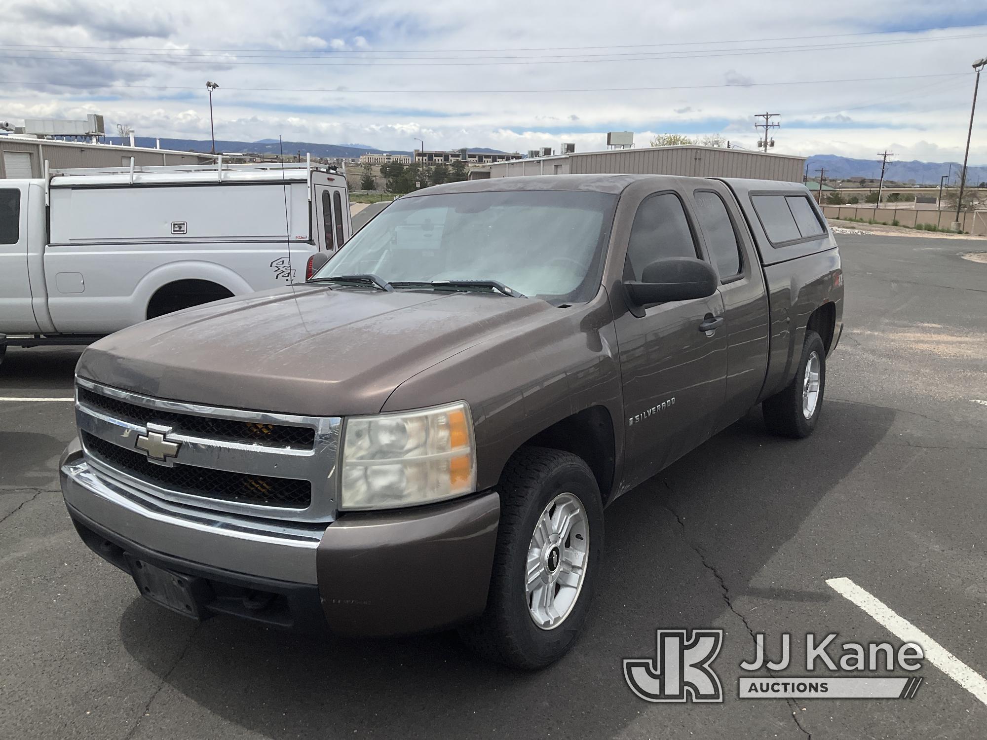 (Castle Rock, CO) 2007 Chevrolet Silverado 1500 4x4 Crew-Cab Pickup Truck Runs & Moves) (Paint Damag