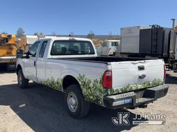 (Tracy-Clark, NV) 2013 Ford F250 4x4 Extended-Cab Pickup Truck Runs & Moves) (Tire Pressure Light On