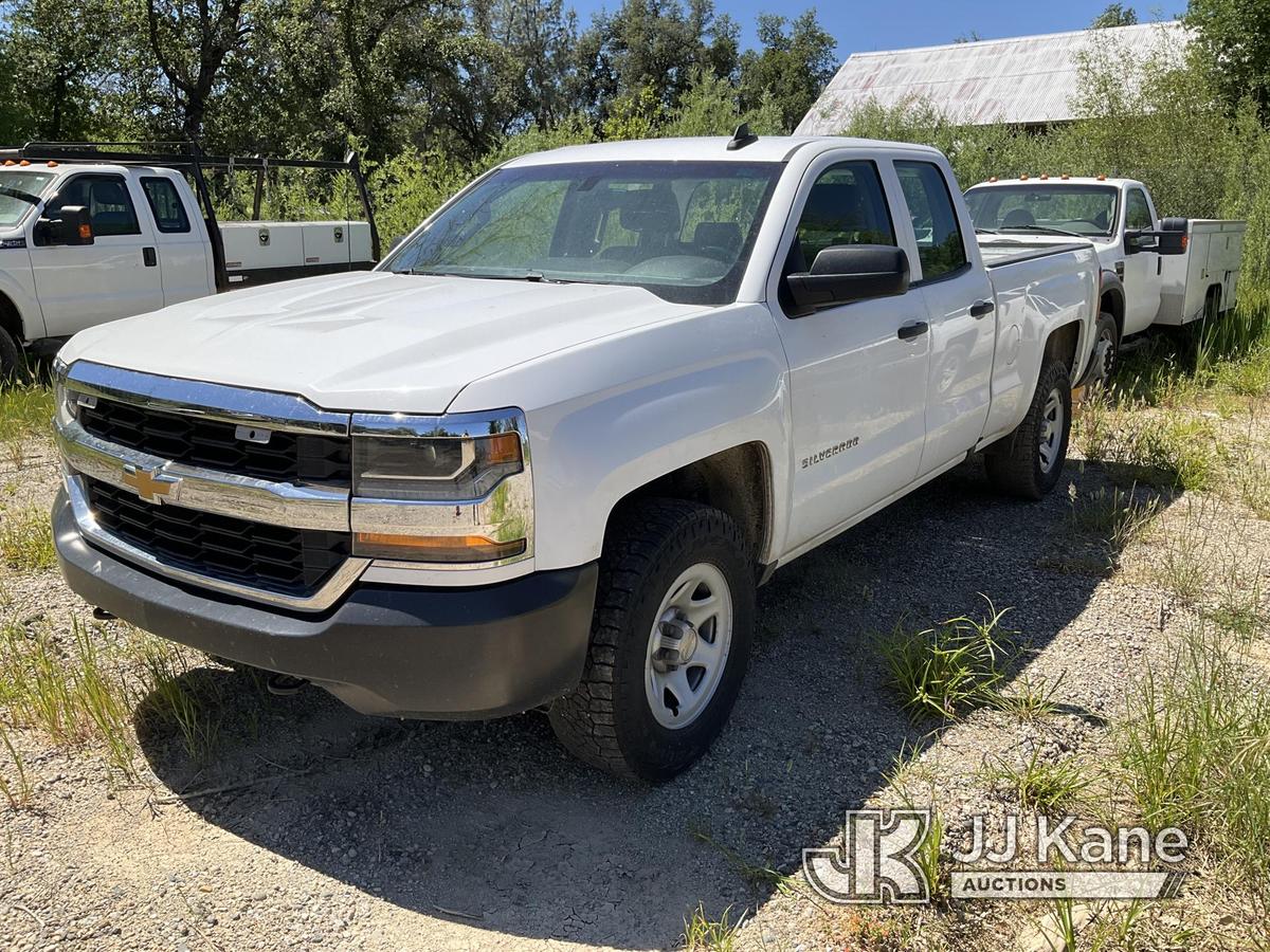 (Anderson, CA) 2017 Chevrolet Silverado 1500 4x4 Extended-Cab Pickup Truck Runs & Moves) (Check Engi