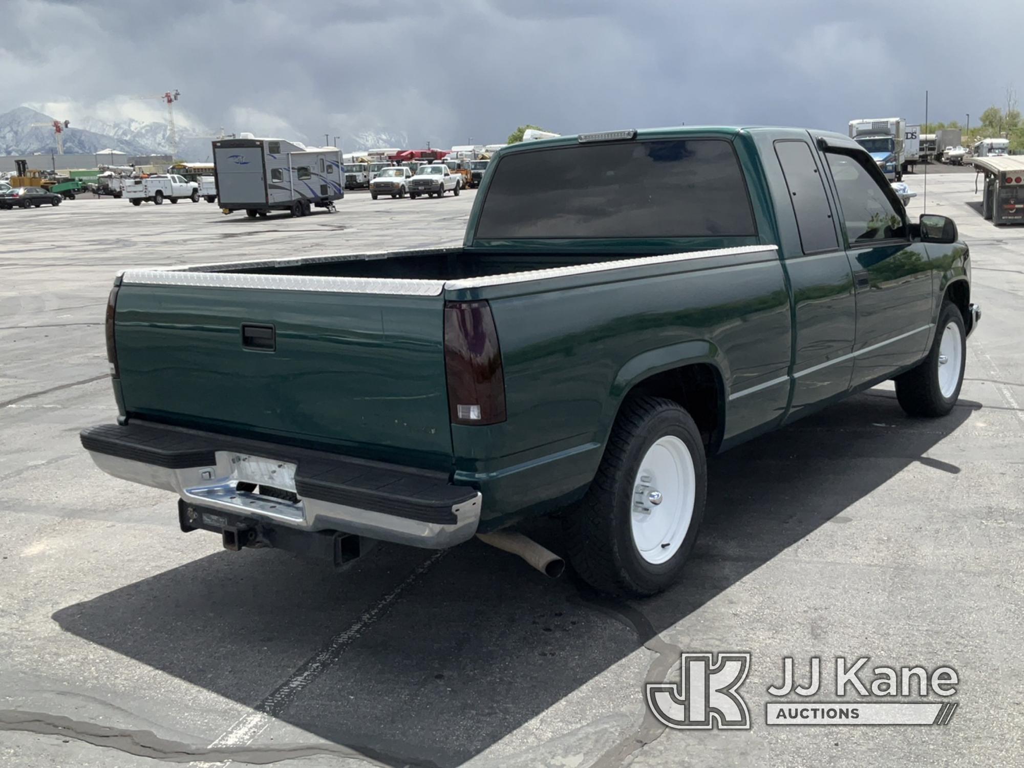 (Salt Lake City, UT) 1996 GMC Sierra 1500 Extended-Cab Pickup Truck Runs & Moves