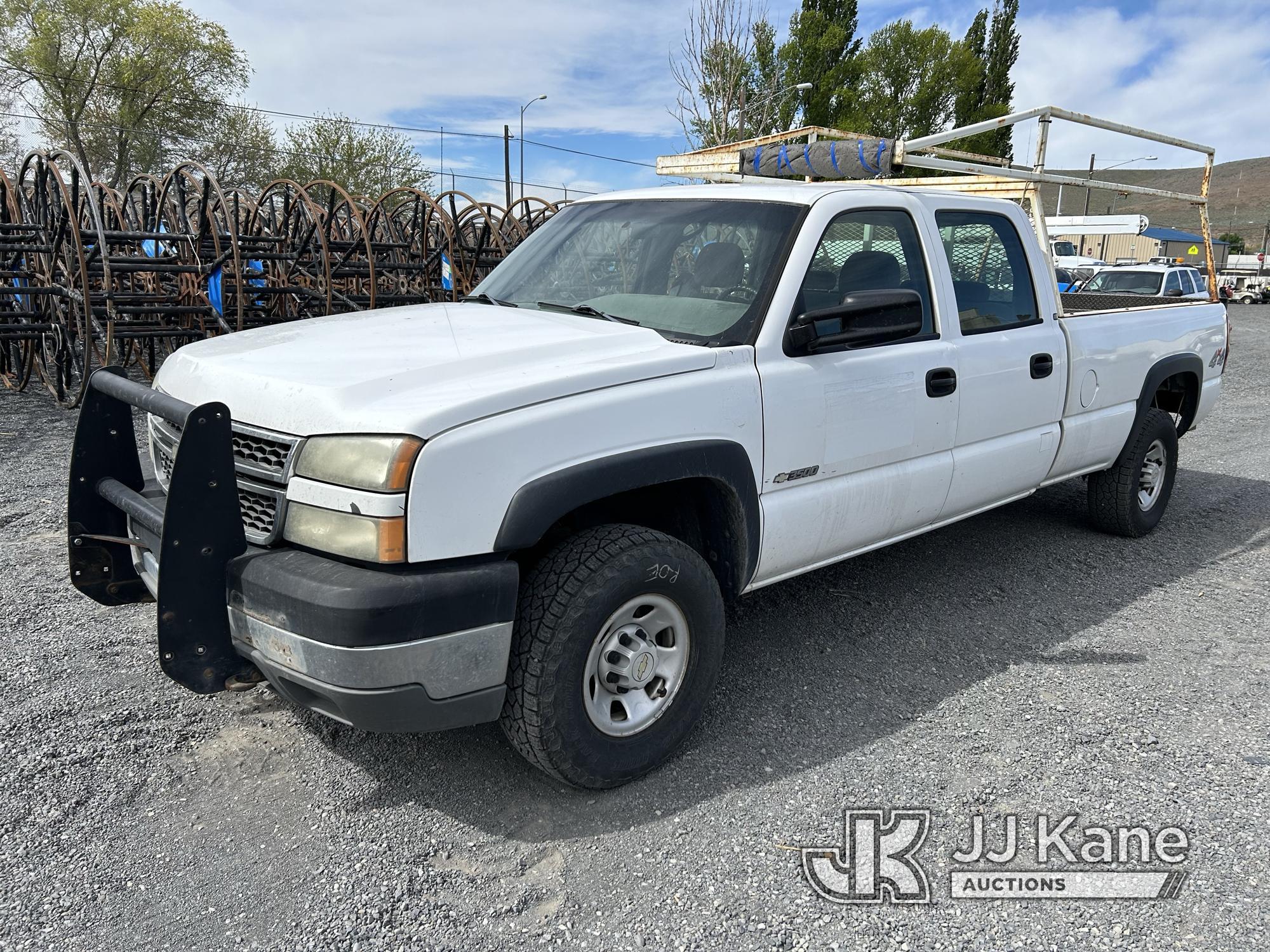 (Ephrata, WA) 2005 Chevrolet Silverado 4x4 Extended-Cab Pickup Truck Runs & Moves, Check Engine Ligh