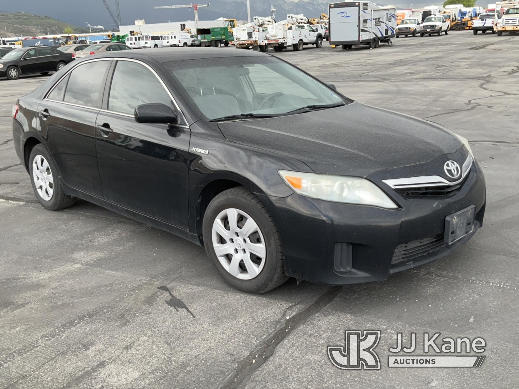 (Salt Lake City, UT) 2010 Toyota Camry Hybrid 4-Door Sedan Runs & Moves