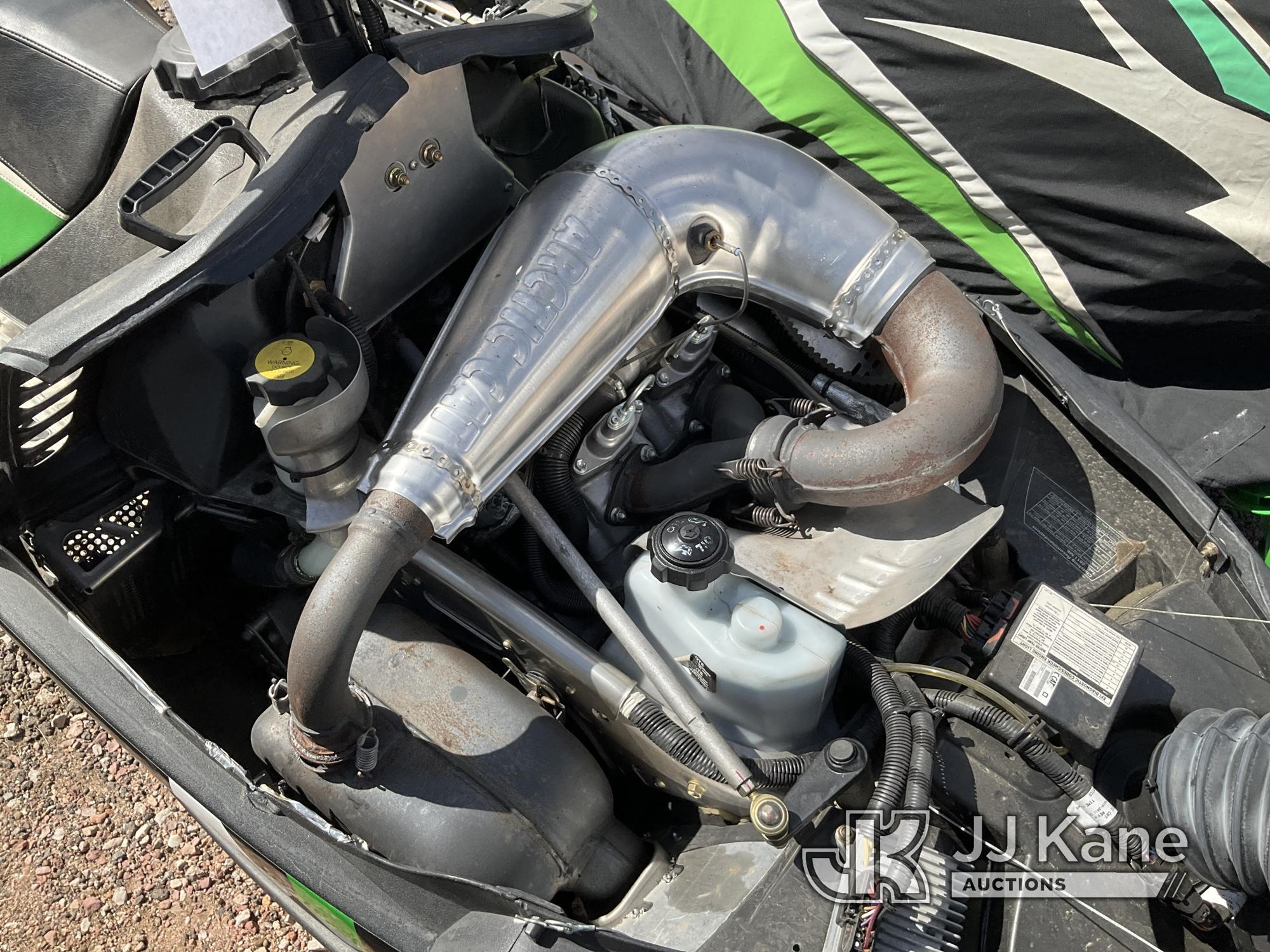 (Castle Rock, CO) 2011 Arctic Cat Snowmobile Not Running, Condition Unknown, Fuel Leak) (Seller Stat