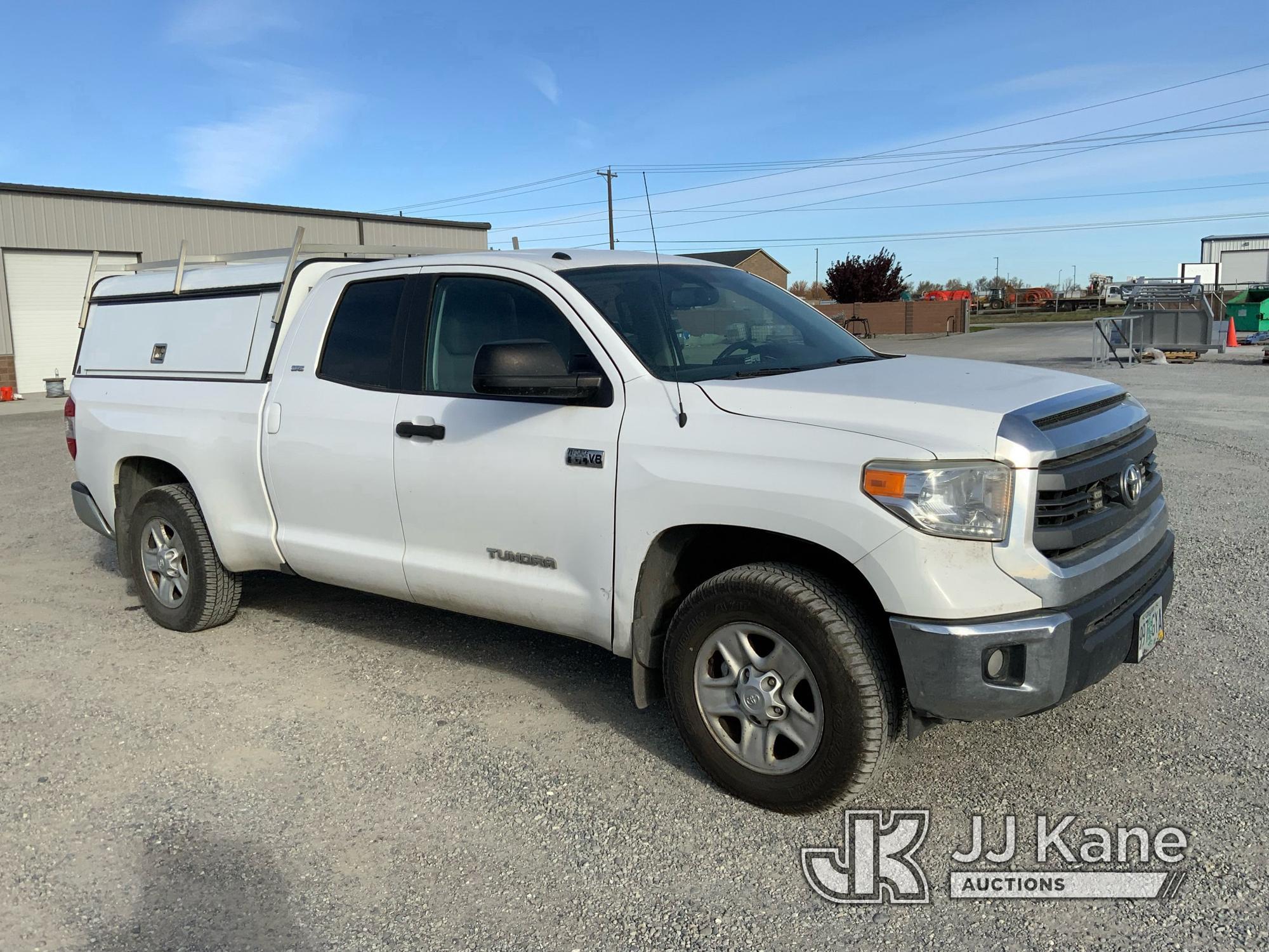 (Pasco, WA) 2014 Toyota Tundra 4x4 Crew-Cab Pickup Truck Runs & Moves