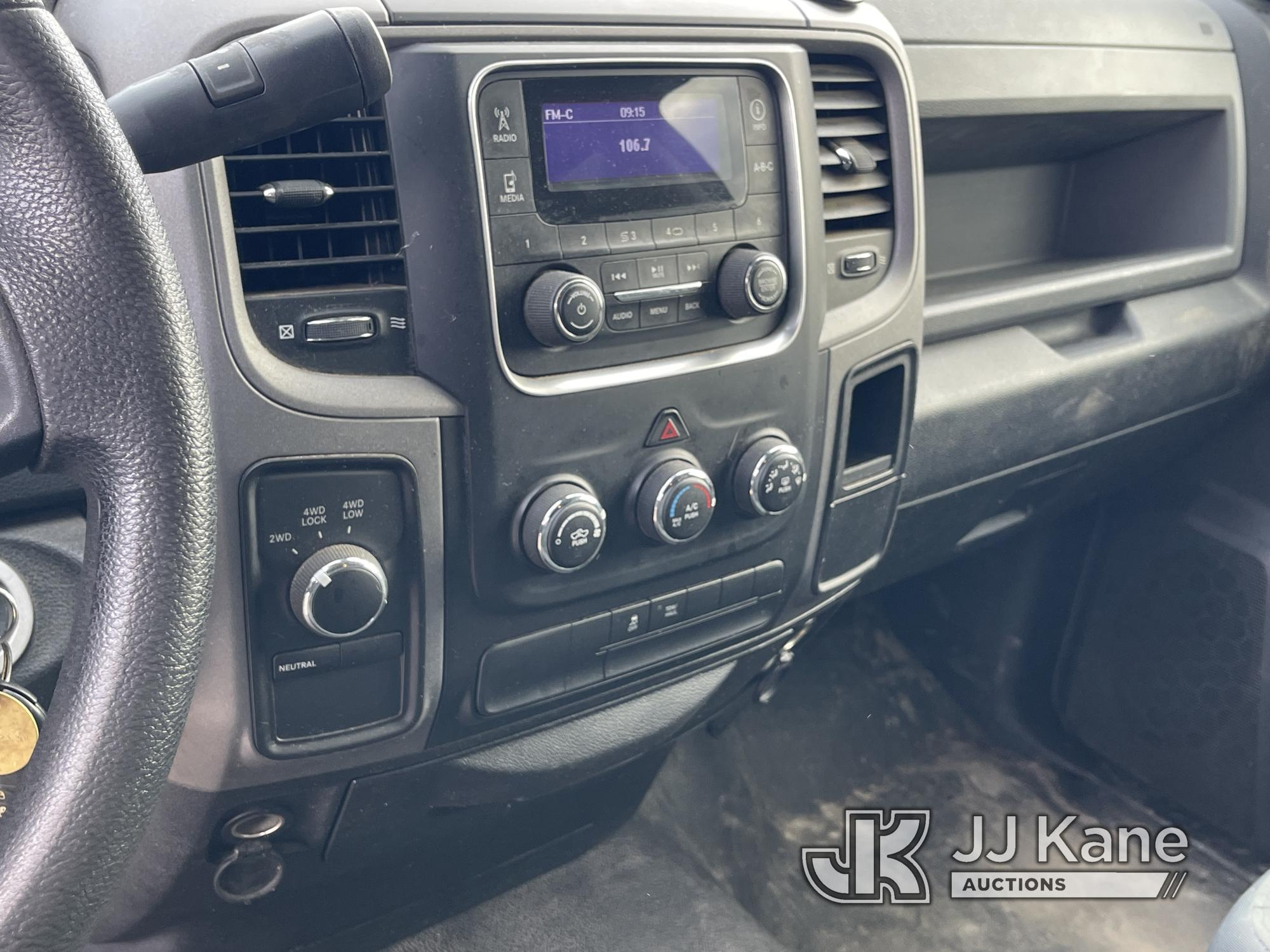 (Eureka, CA) 2015 RAM 1500 4x4 Extended-Cab Pickup Truck Runs & Moves) (Check Engine Light On