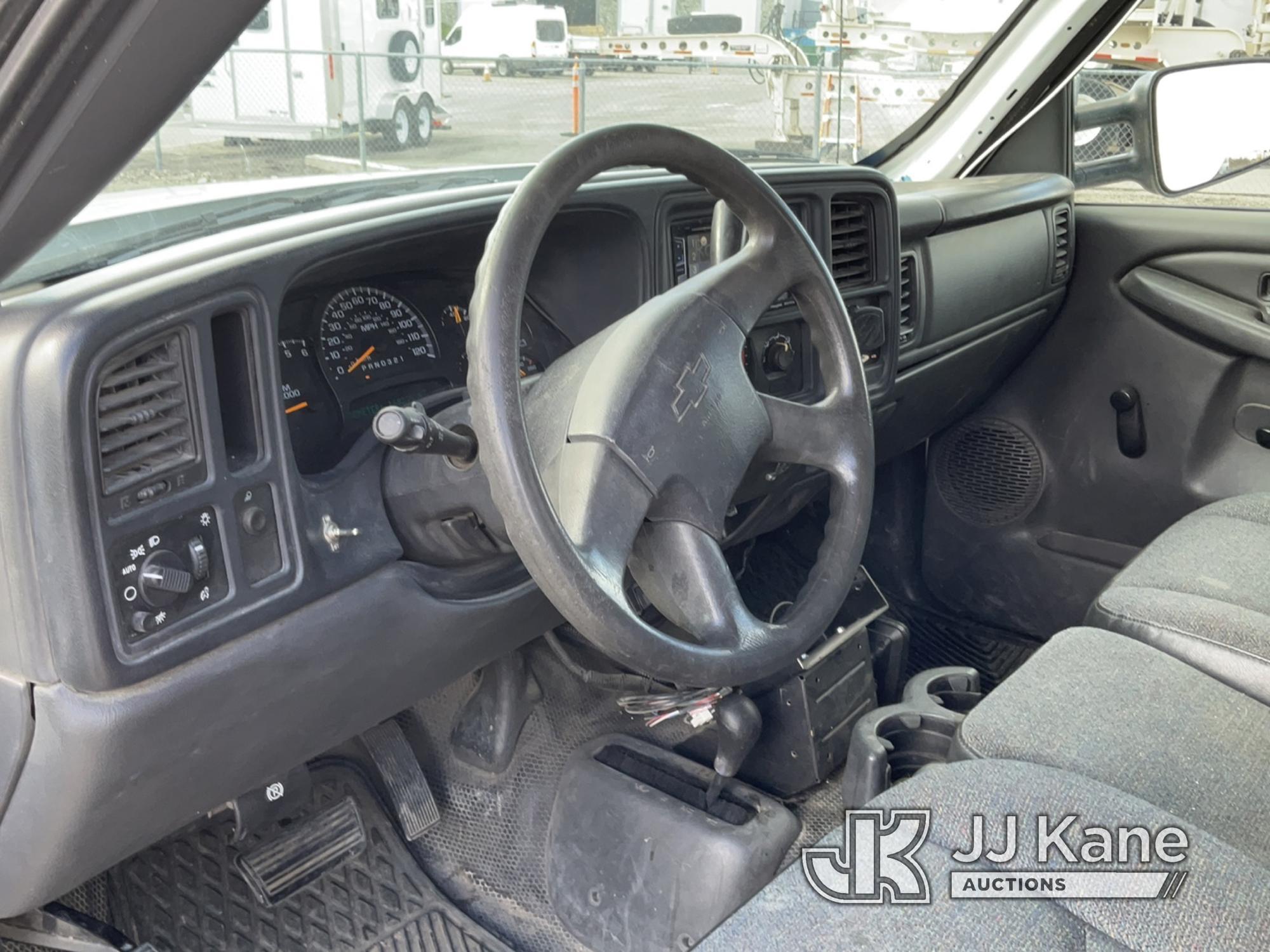 (Reno, NV) 2006 Chevrolet Silverado 2500HD 4x4 Extended-Cab Pickup Truck Runs & Moves