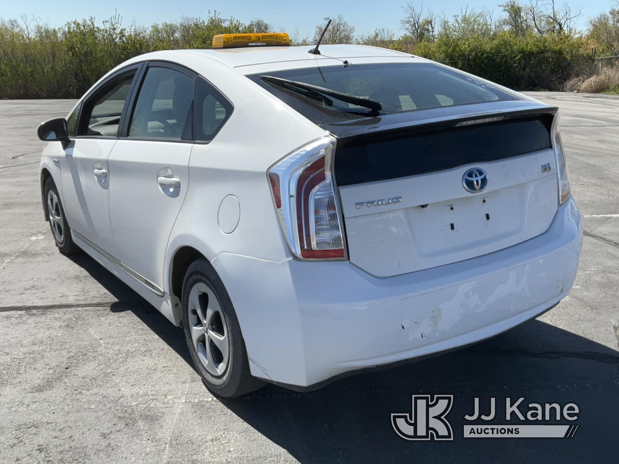 (Salt Lake City, UT) 2015 Toyota Prius 4-Door Hatch Back Runs & Moves