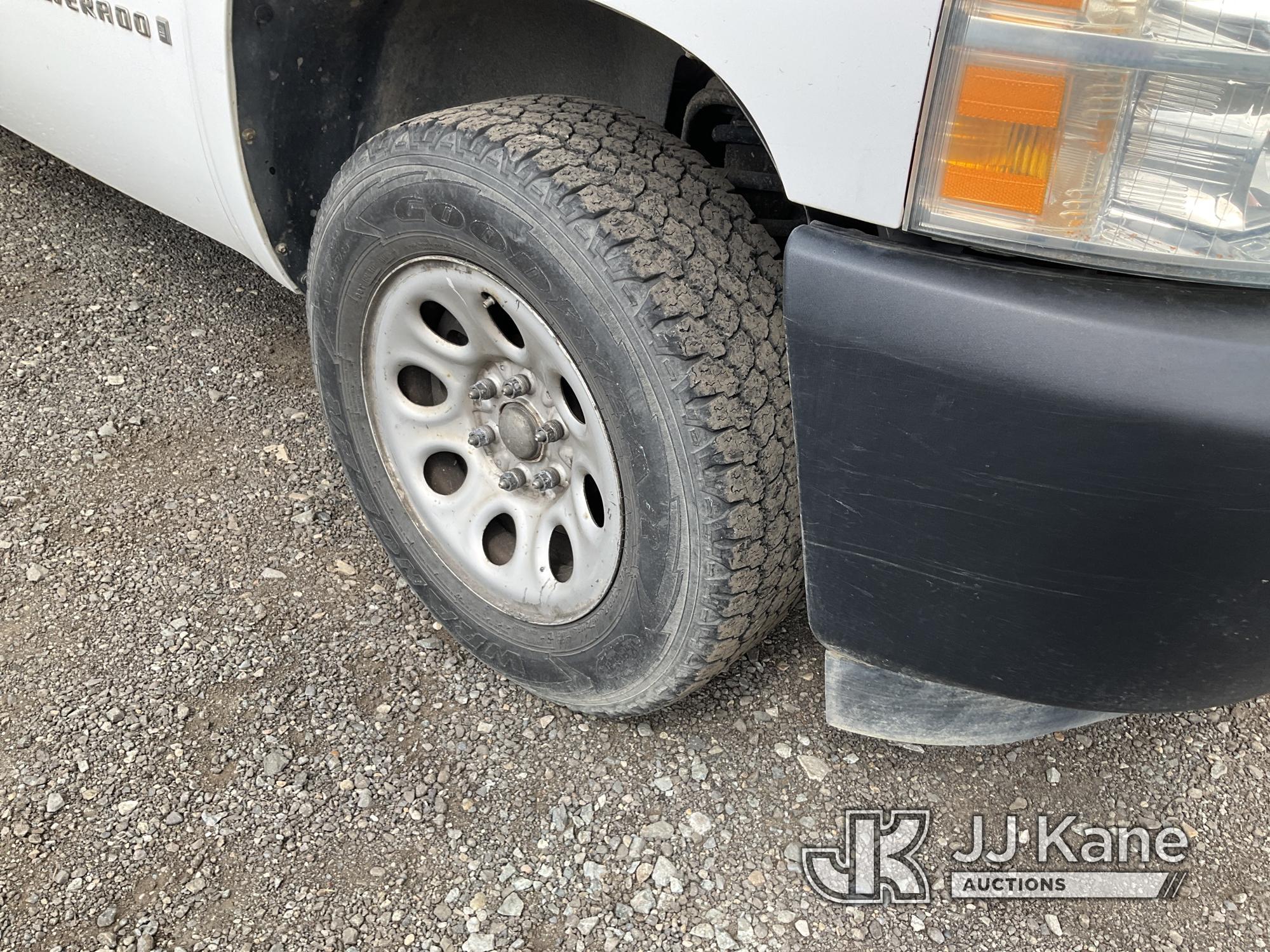 (Tacoma, WA) 2007 Chevrolet Silverado 1500 4x4 Extended-Cab Pickup Truck Runs & Moves