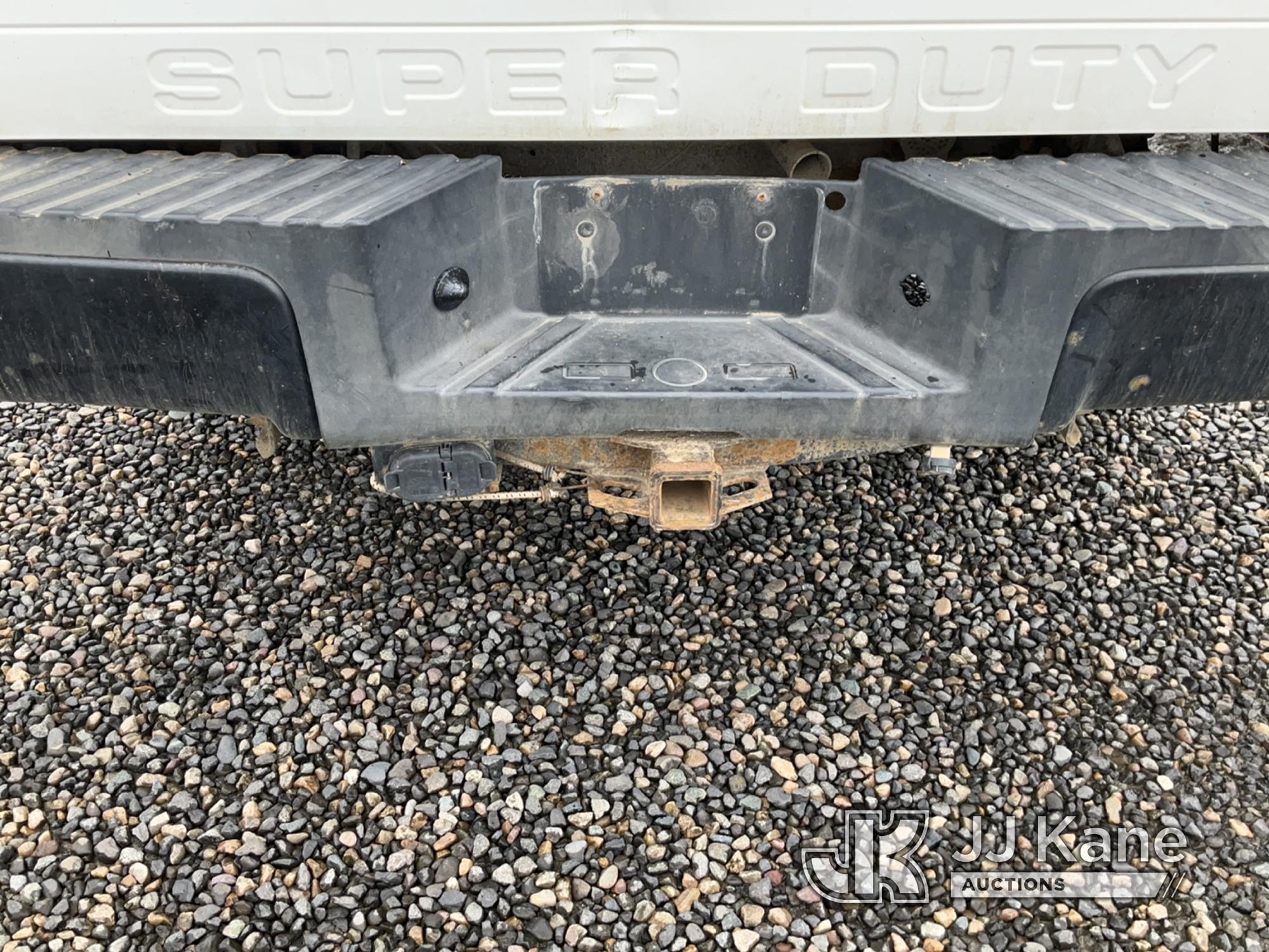 (Portland, OR) 2012 Ford F250 4x4 Extended-Cab Pickup Truck Runs & Moves) (Crack in Dashboard, Runni
