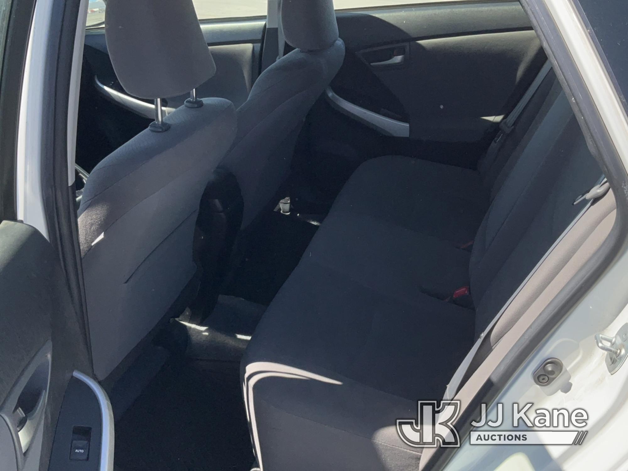 (Salt Lake City, UT) 2015 Toyota Prius 4-Door Hatch Back Runs & Moves