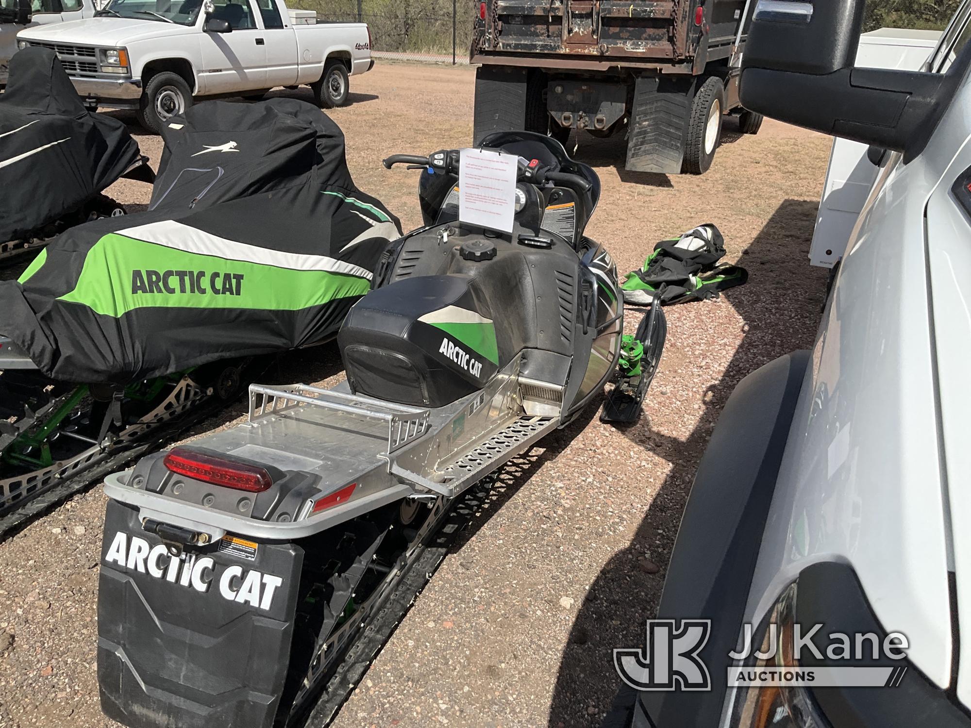 (Castle Rock, CO) 2011 Arctic Cat Snowmobile Not Running, Condition Unknown, Fuel Leak) (Seller Stat