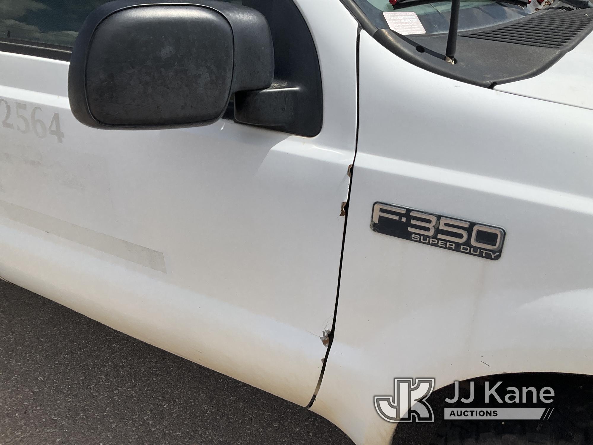 (Castle Rock, CO) 2002 Ford F350 4x4 Crew-Cab Pickup Truck Runs & Moves)( Minor Body/Paint Damage