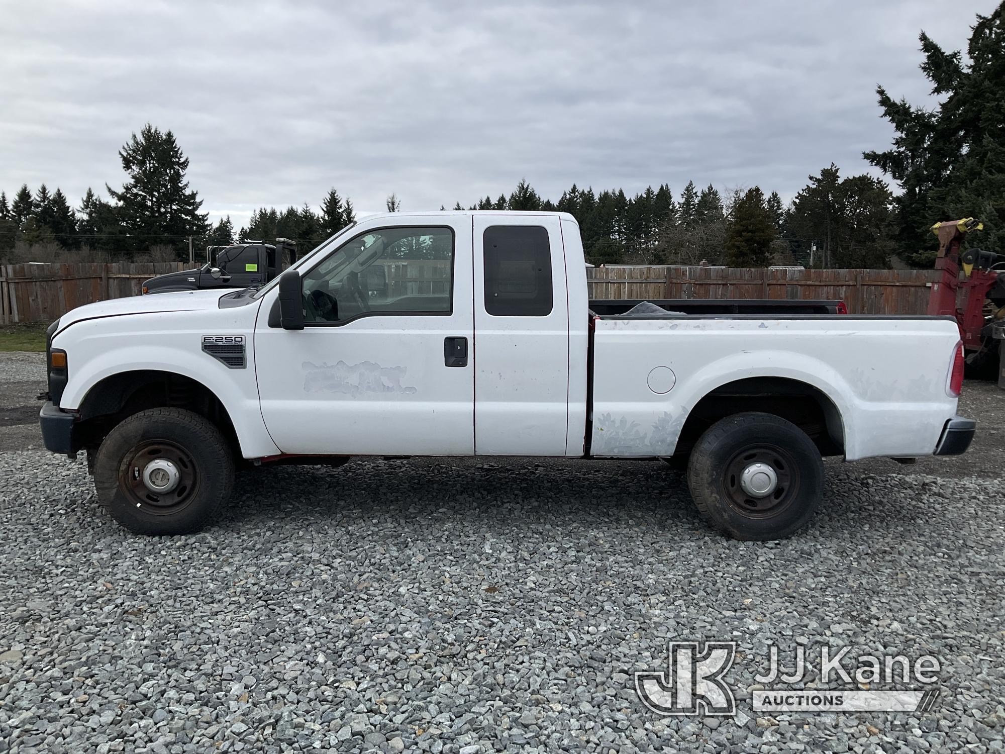 (Tacoma, WA) 2008 Ford F250 4x4 Extended-Cab Pickup Truck Not Running, Condition Unknown) ( Minor Bo