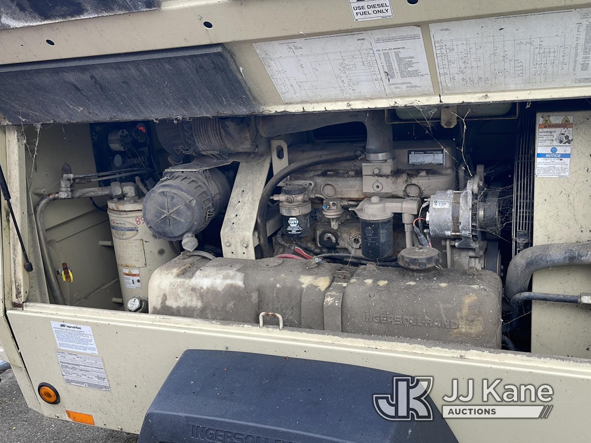 (Fortuna, CA) 2005 Ingersoll Rand 185WJD 185 cfm Air Compressor Runs & Operates) (Jump to Start