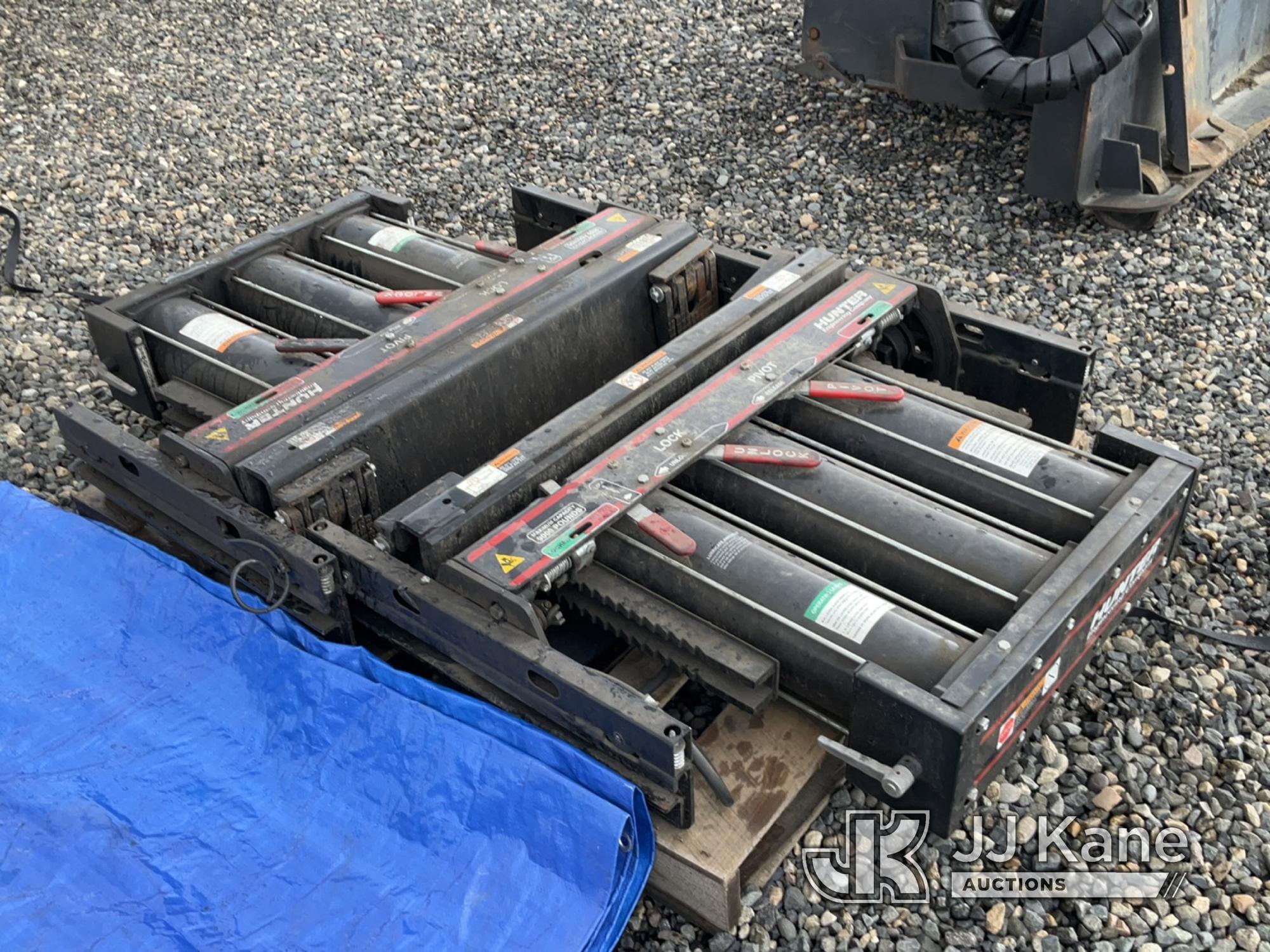 (Portland, OR) Hunter 9000 LB Max Lift NOTE: This unit is being sold AS IS/WHERE IS via Timed Auctio