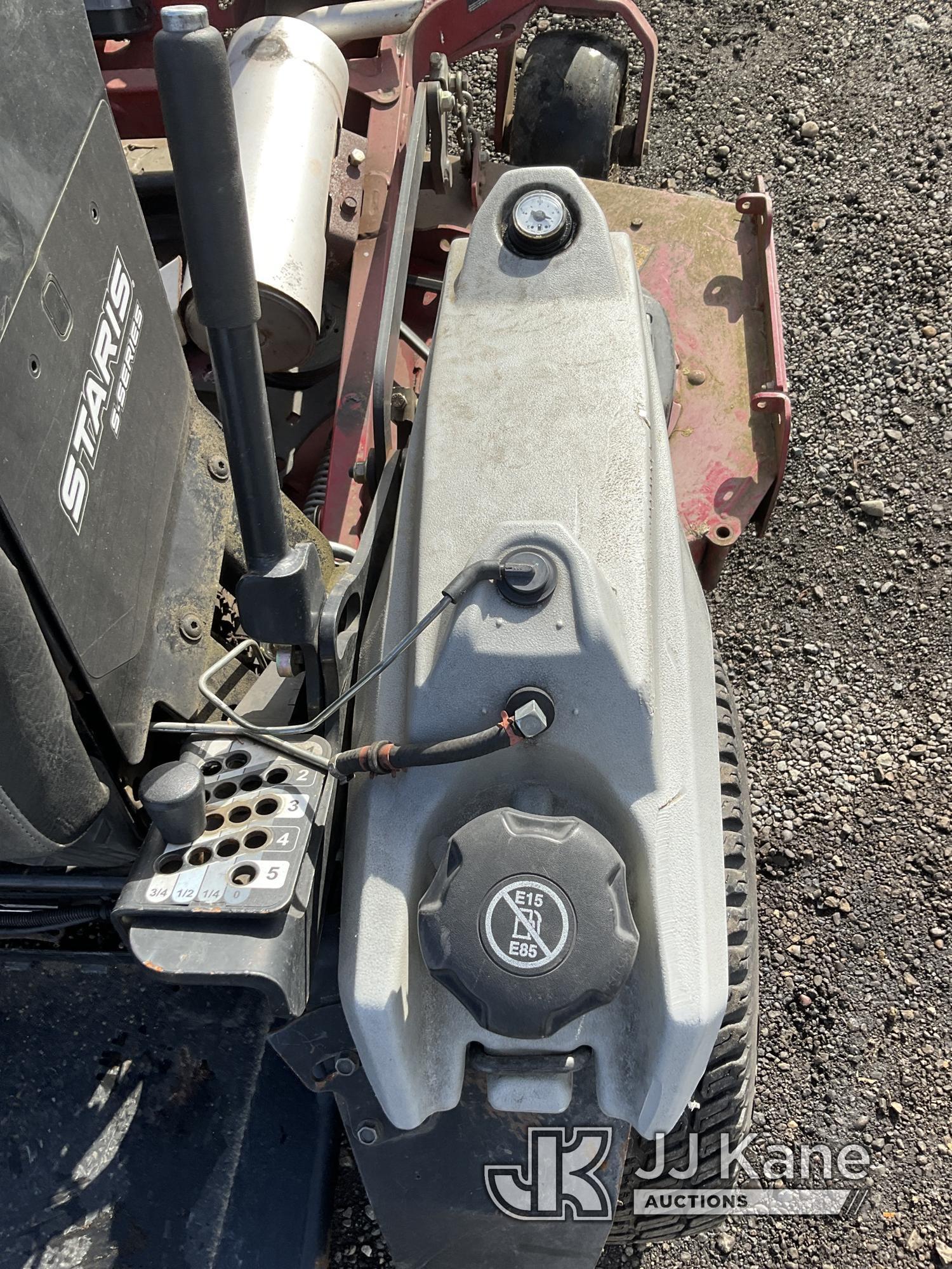 (Tacoma, WA) Exmark MOWER 60 IN Runs & Moves) (Jump To Start, Will Not Stay Running Without Jump Box