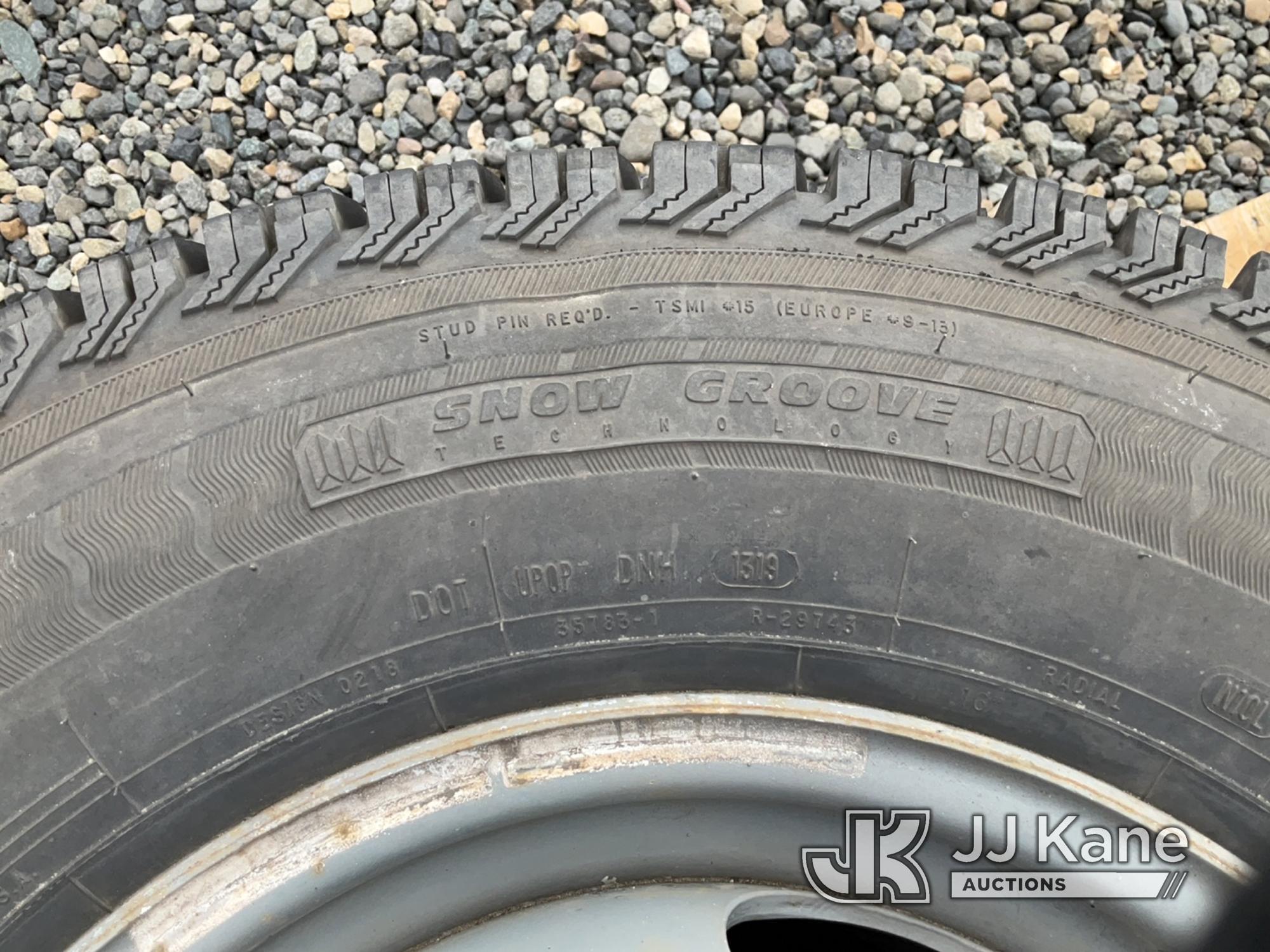 (Portland, OR) Winter Cat LT215/85R15 Snow Tires NOTE: This unit is being sold AS IS/WHERE IS via Ti