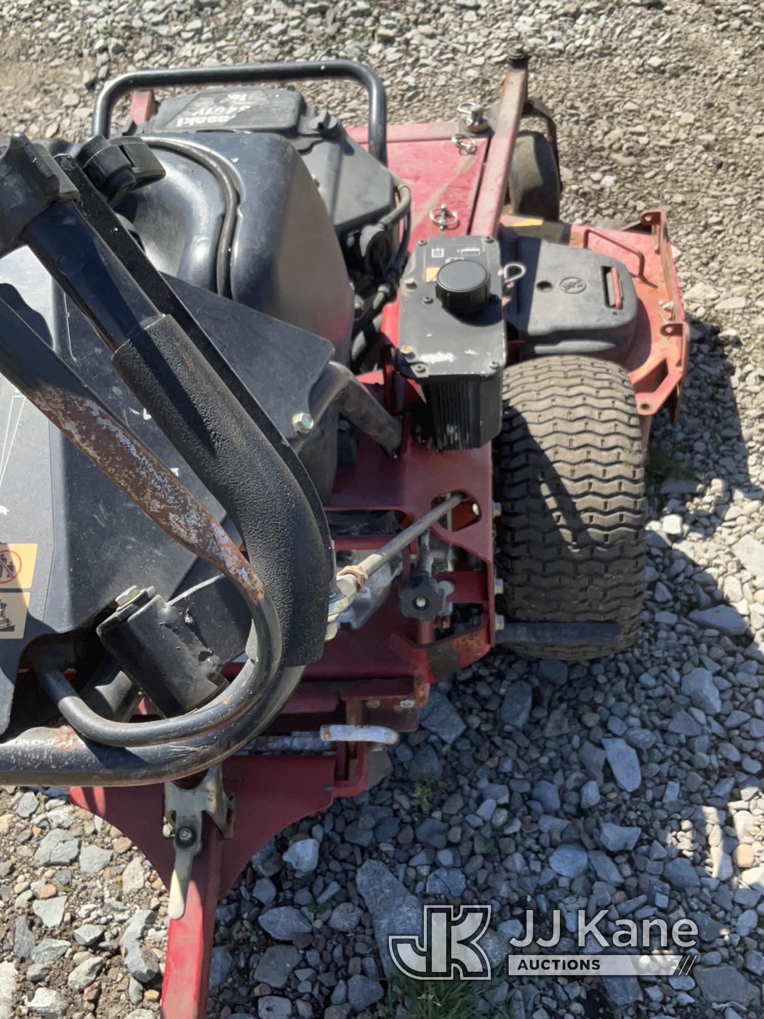 (Tacoma, WA) 2015 Exmark Turf Tracer Lawn Mower Runs & Moves) (Tires Are fair, Everything Works