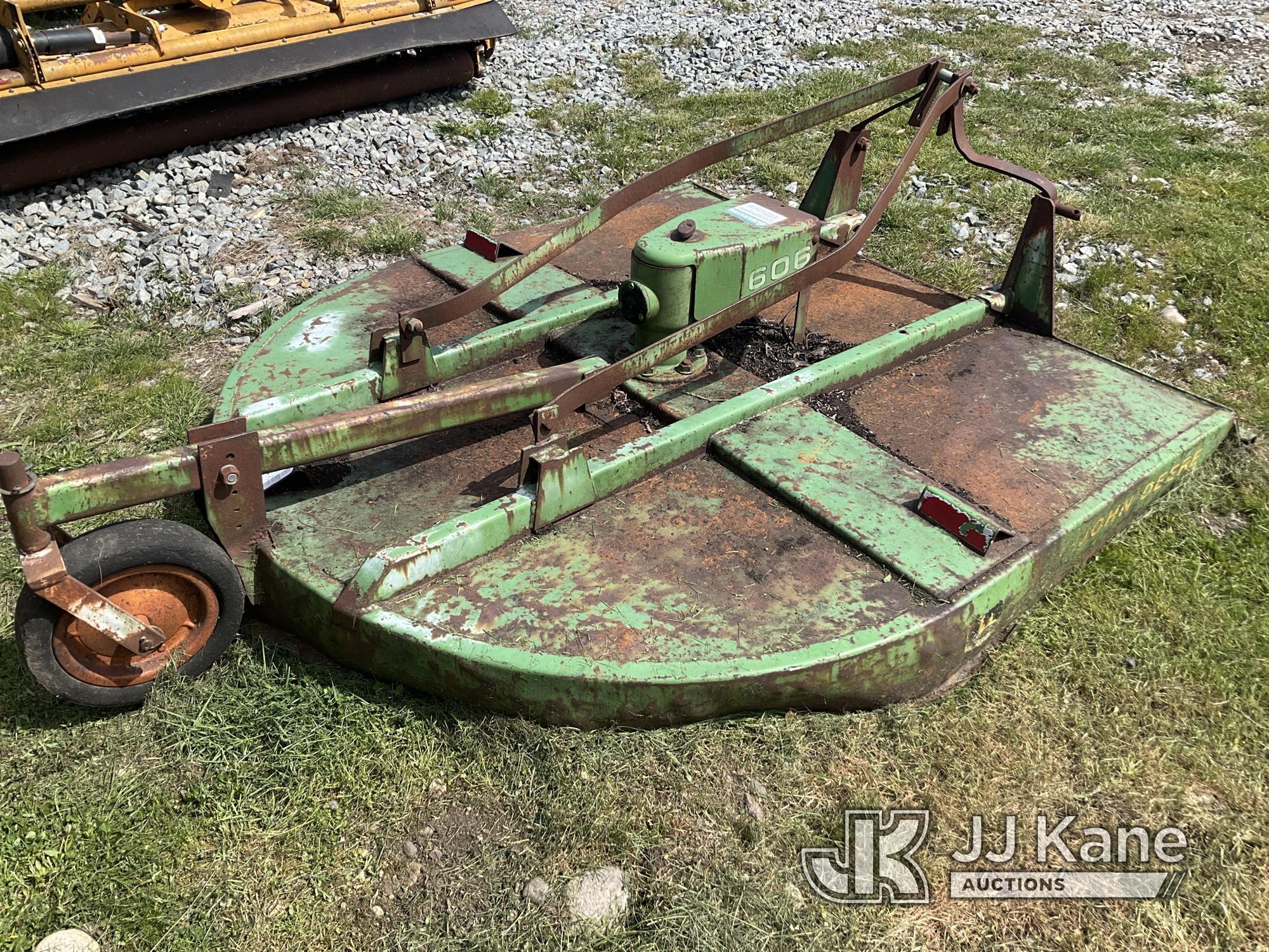 (Tacoma, WA) John Deere 606 rotary mower NOTE: This unit is being sold AS IS/WHERE IS via Timed Auct