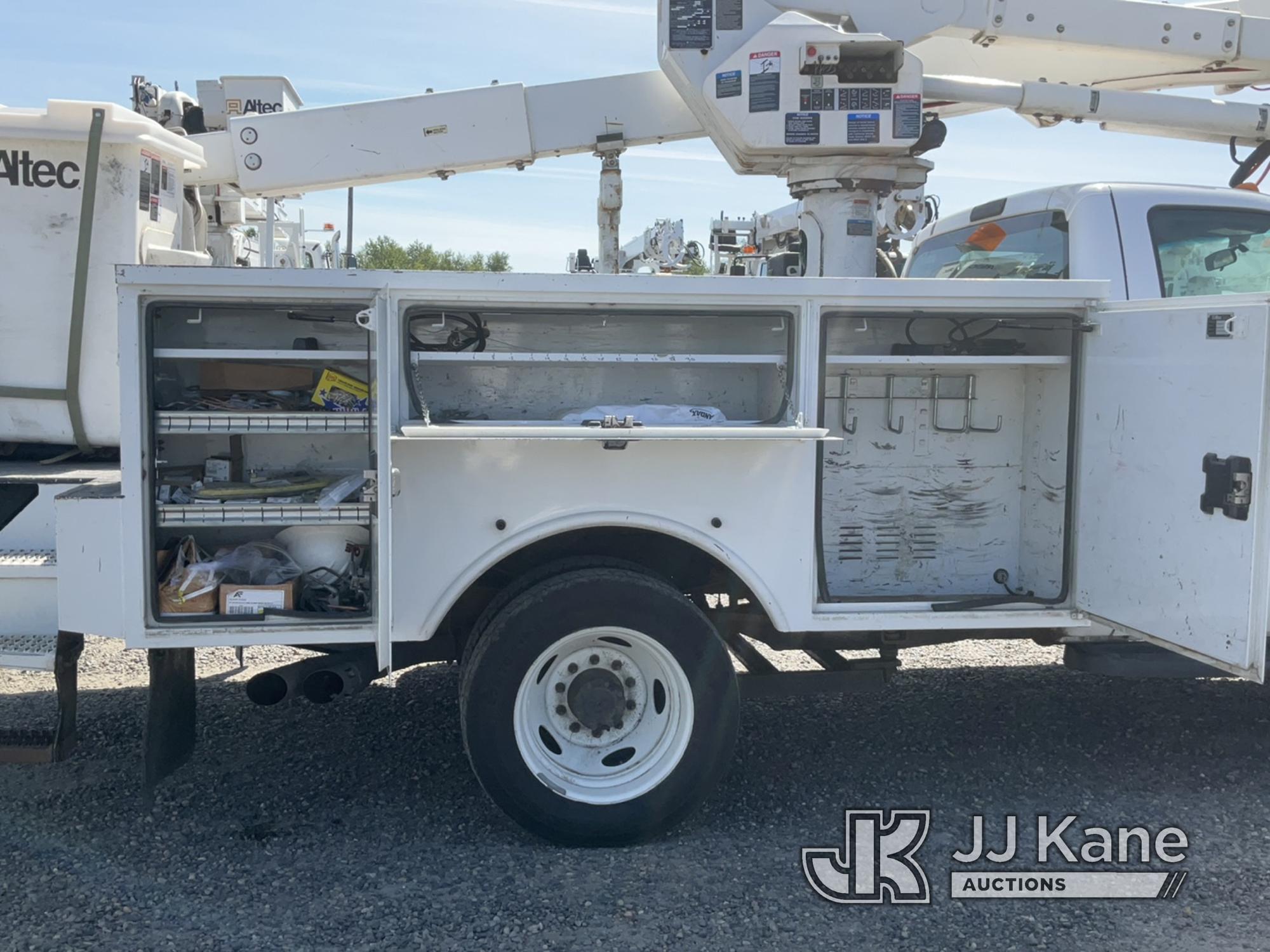 (Portland, OR) Altec AT40G, Articulating & Telescopic Bucket Truck mounted behind cab on 2016 Ford F